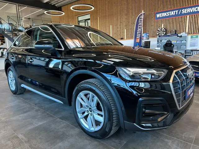 Audi Q5 view 3