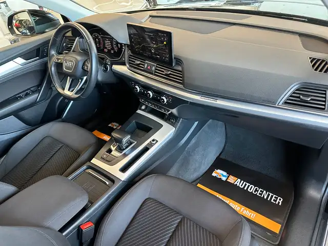 Audi Q5 view 11