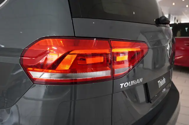 Volkswagen Touran view 9