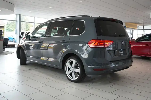 Volkswagen Touran view 10
