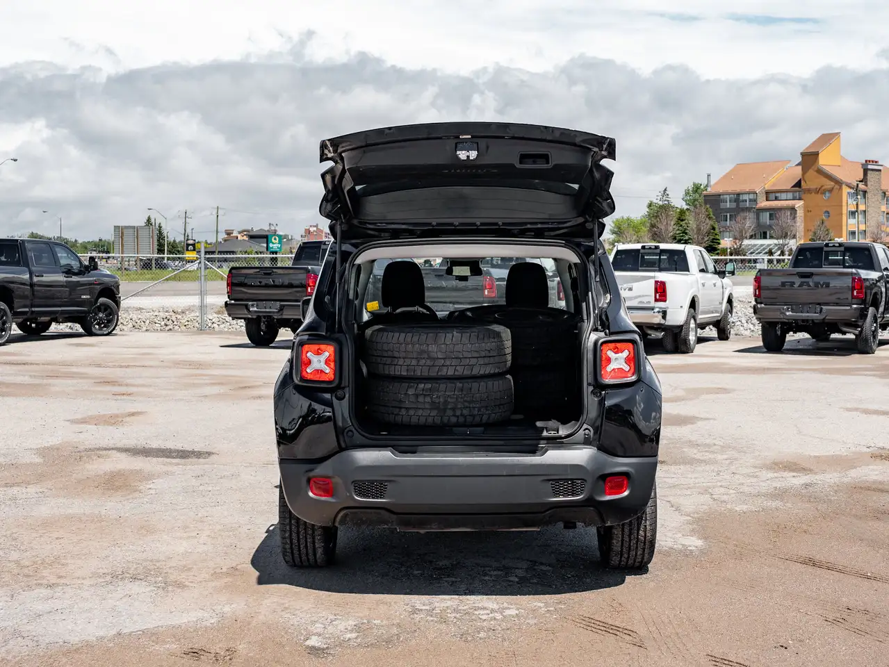 Jeep Renegade снимка Jeep Renegade