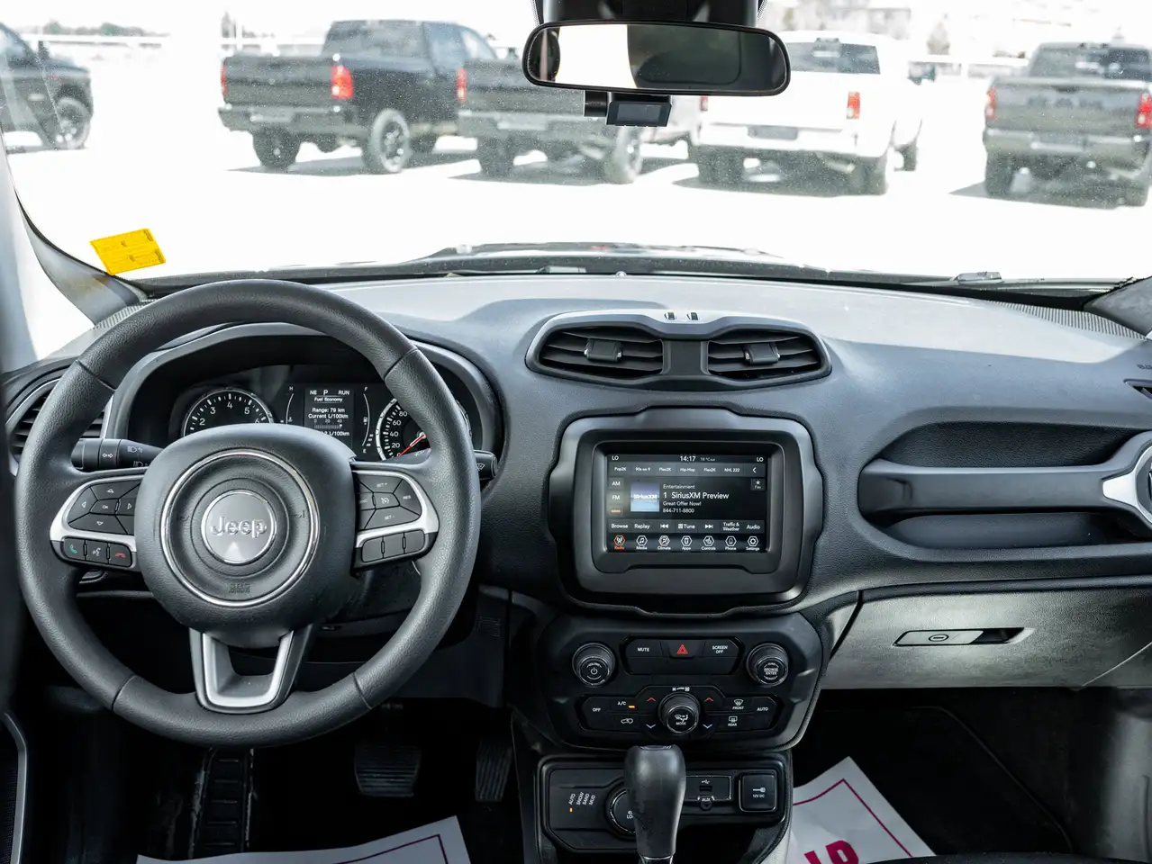 Jeep Renegade снимка Jeep Renegade