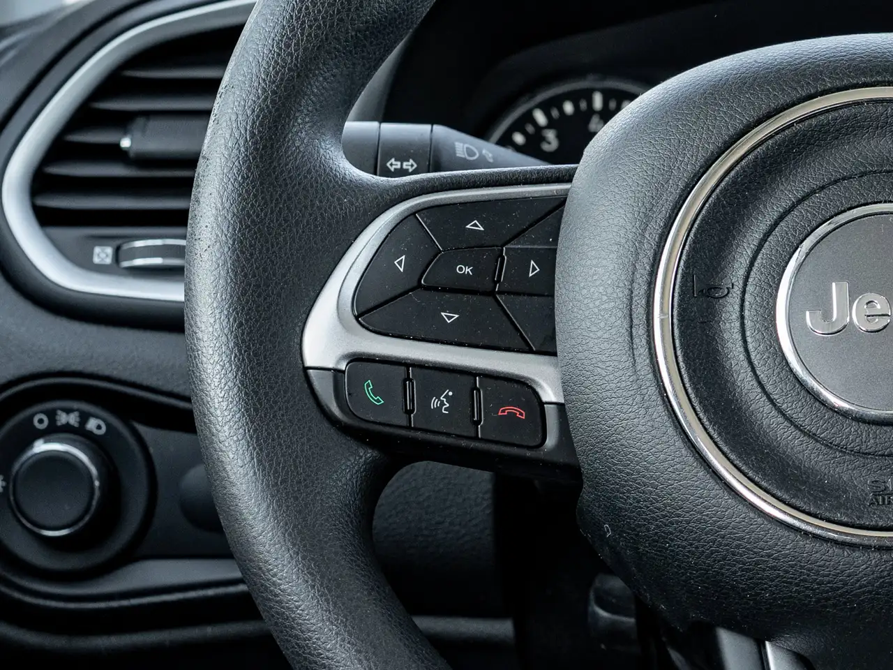 Jeep Renegade снимка Jeep Renegade