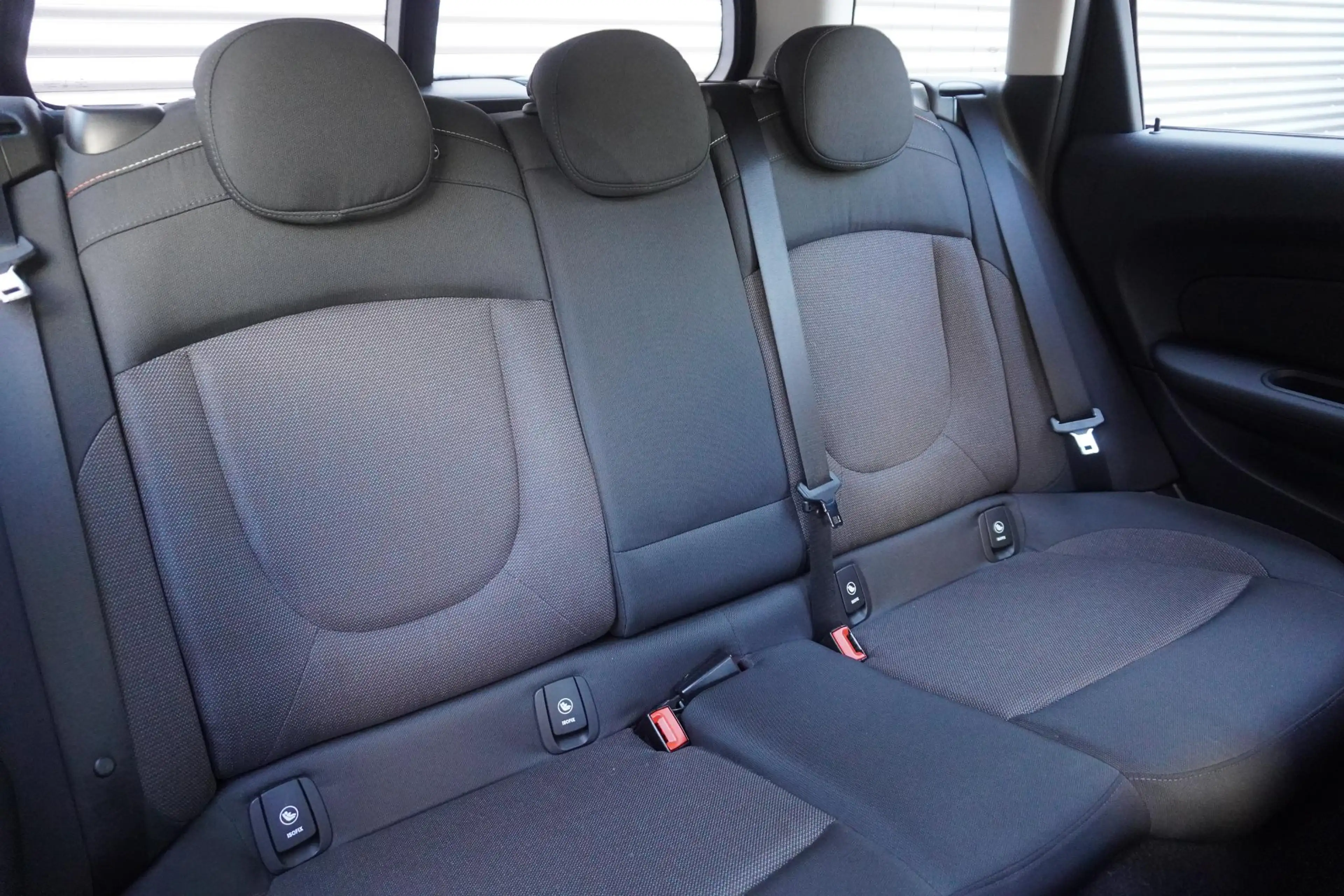 MINI One Clubman | Salt | 17" LM Vent Spoke | Cruise Control | Smar — photo 14