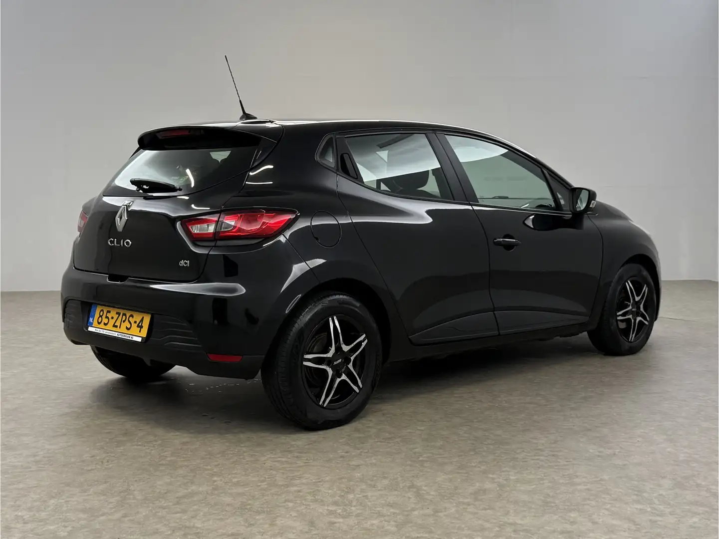 Renault Clio 1.5 dCi ECO | APK tot 12-2025 | Airco Cruise Navig Zwart - 2