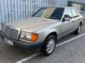 Mercedes-Benz E 250 Oldtimer / Neue TÜV Grijs - thumbnail 2