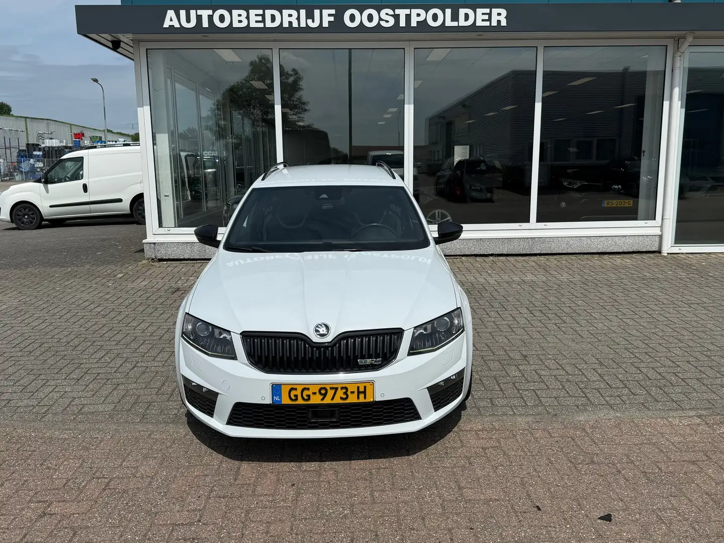 Skoda Octavia Combi 2.0 TSI RS Wit - 2