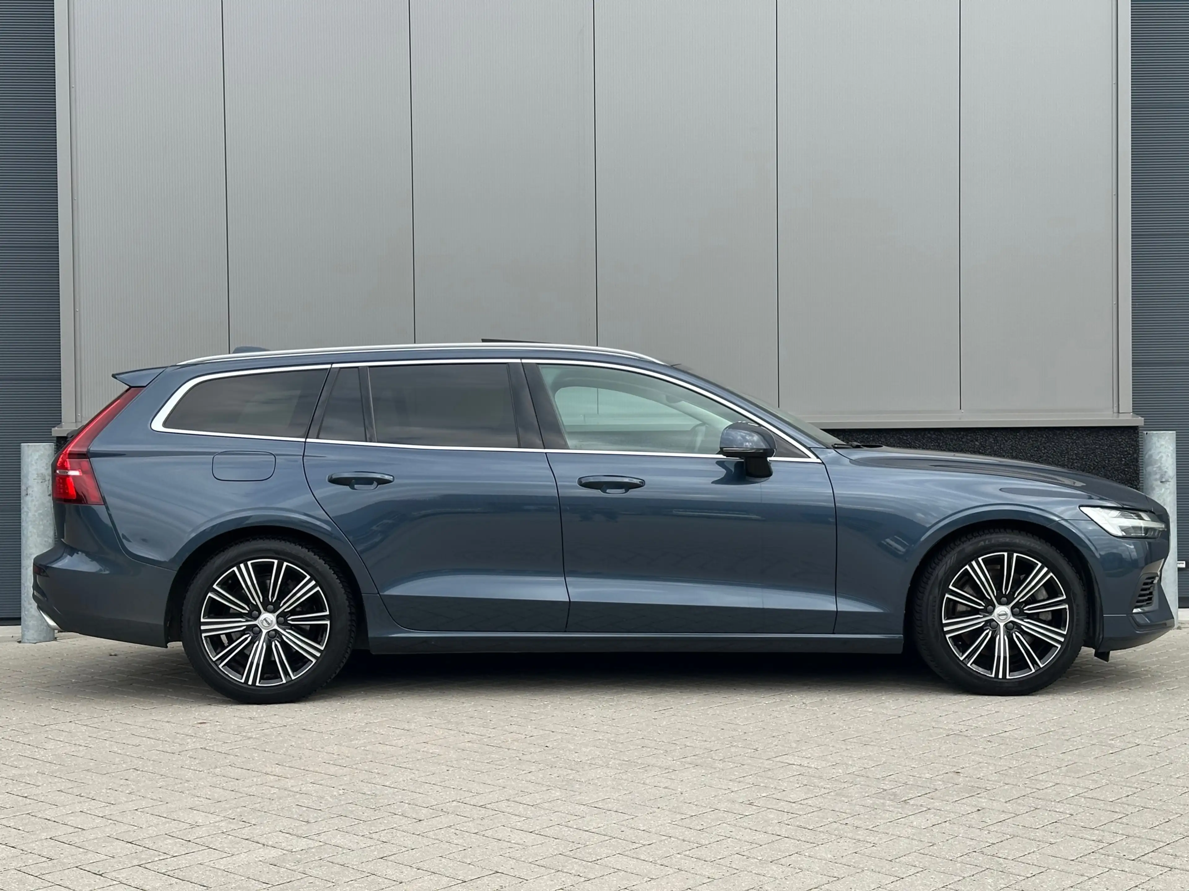 Volvo V60 2.0 T8 Twin Engine AWD Inscription Leer Pano Memor — photo 6
