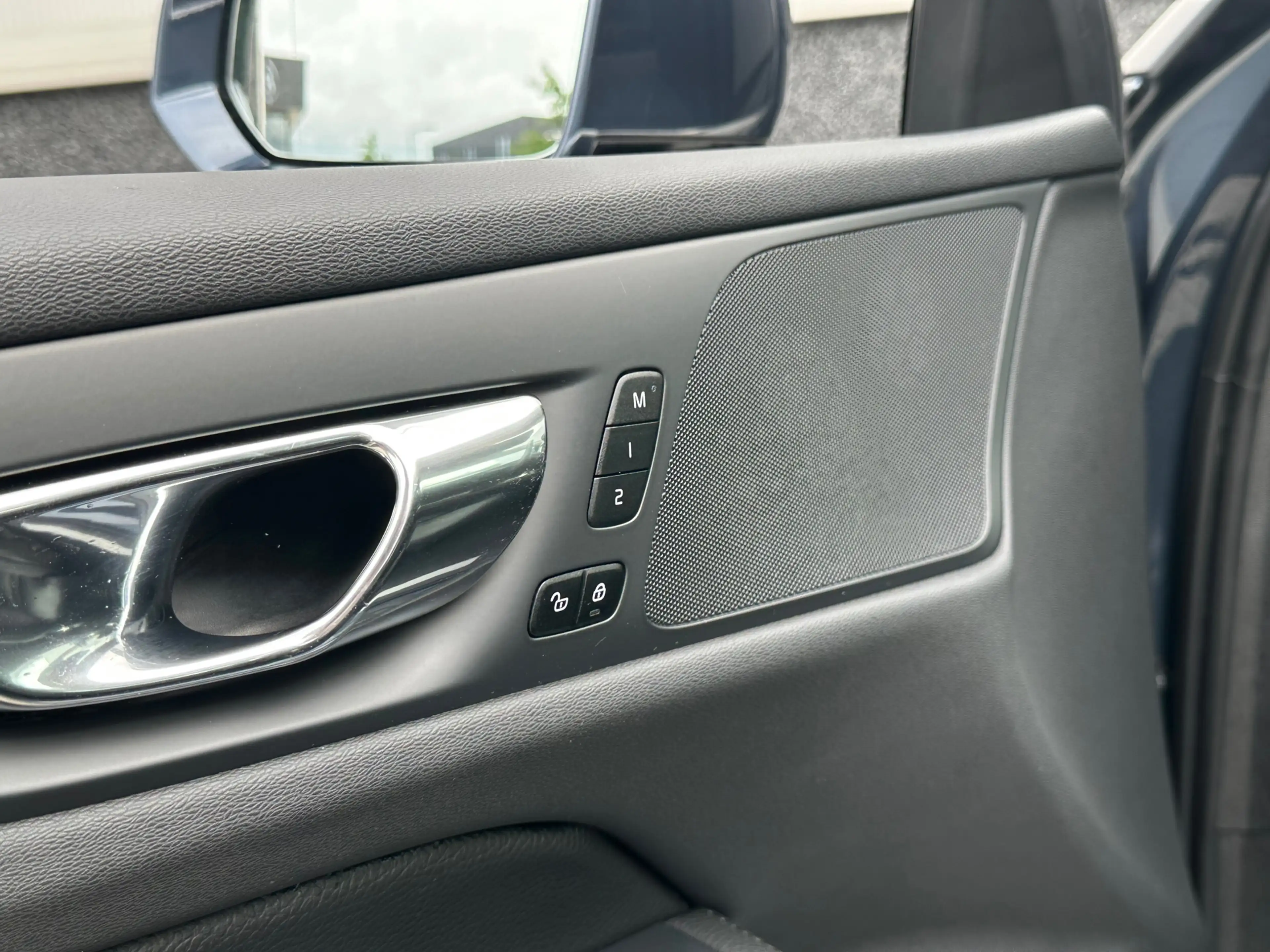 Volvo V60 2.0 T8 Twin Engine AWD Inscription Leer Pano Memor — photo 13