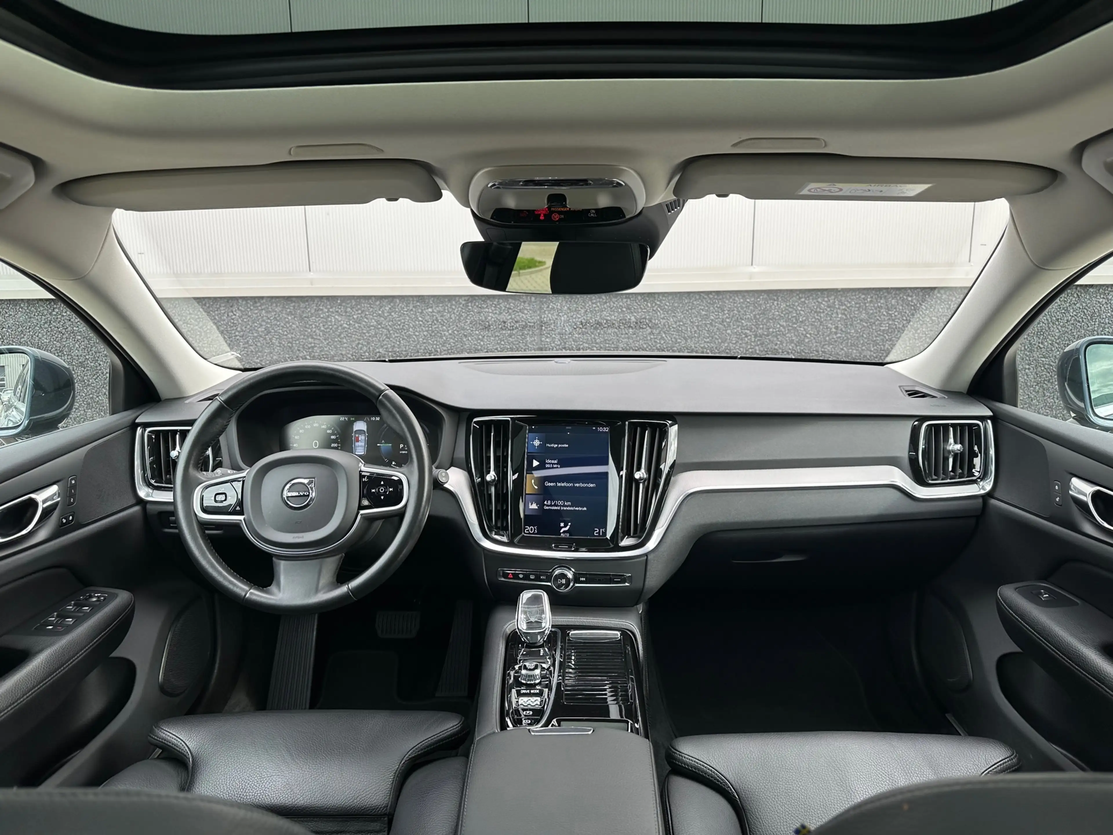 Volvo V60 2.0 T8 Twin Engine AWD Inscription Leer Pano Memor — photo 3