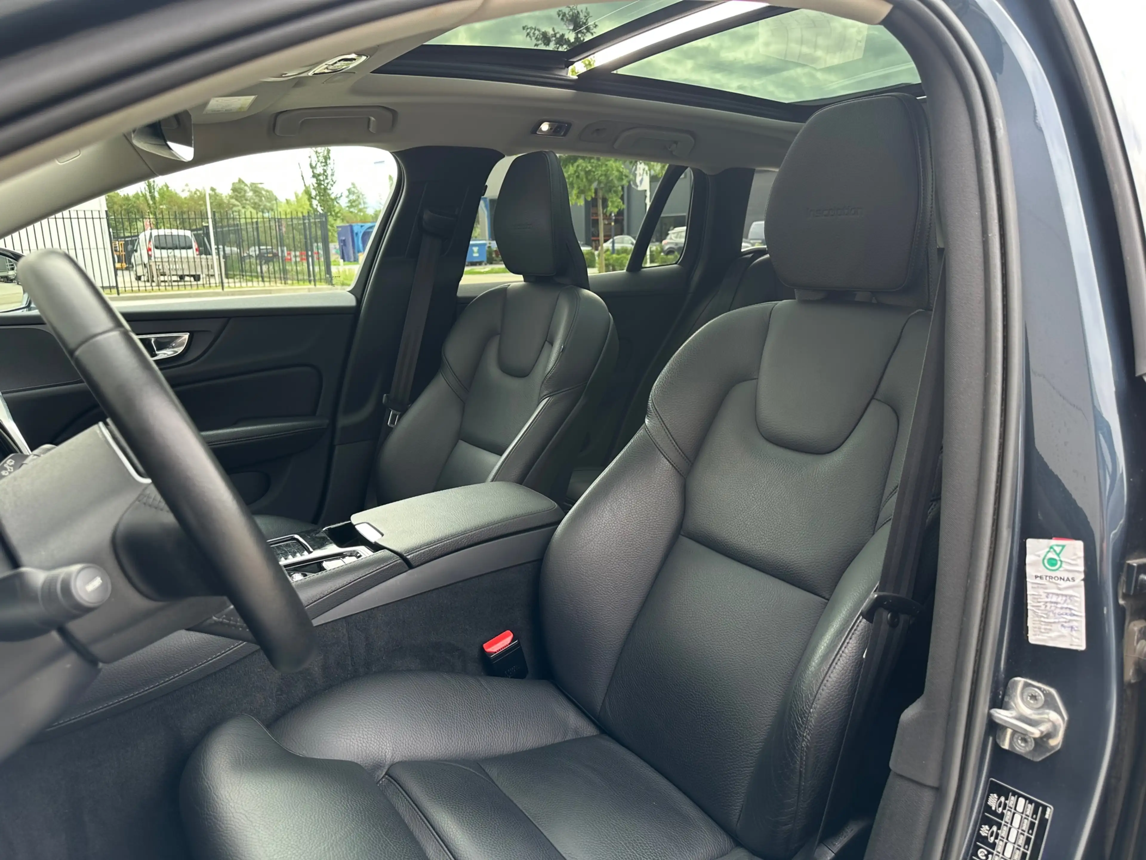 Volvo V60 2.0 T8 Twin Engine AWD Inscription Leer Pano Memor — photo 11