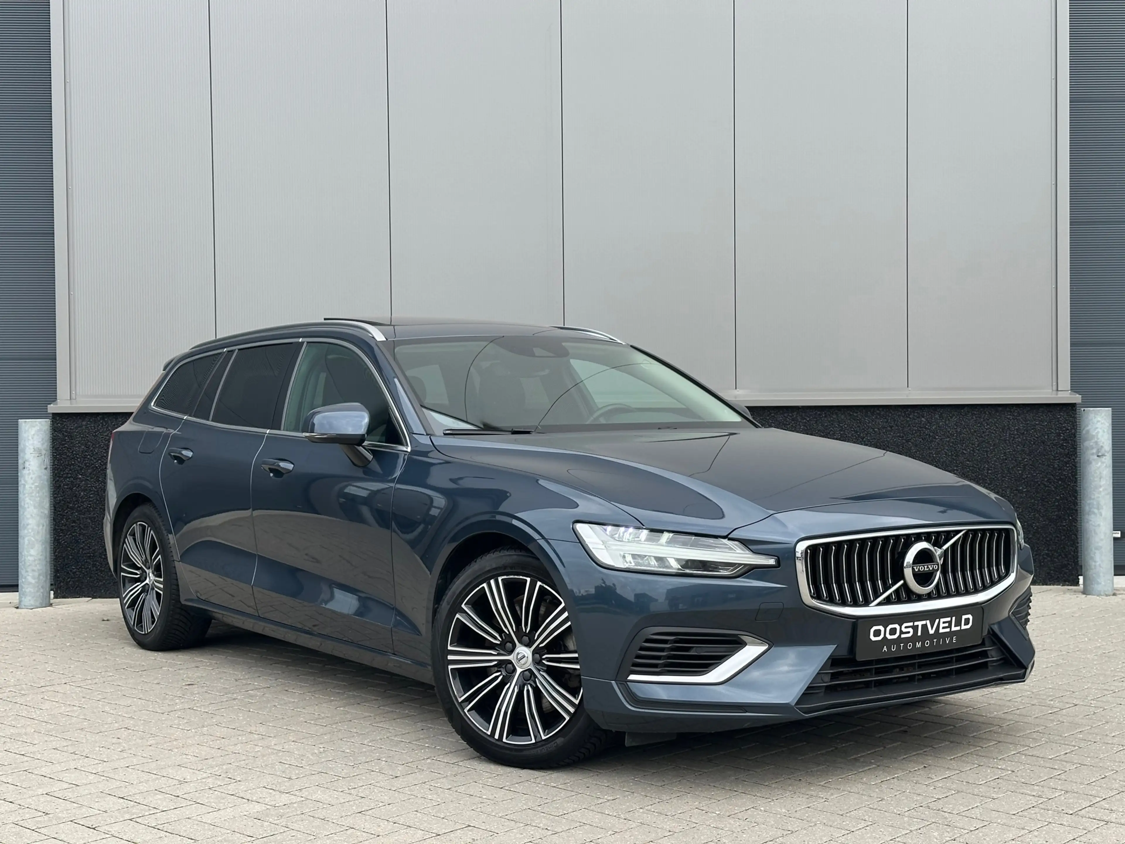 Volvo V60 2.0 T8 Twin Engine AWD Inscription Leer Pano Memor — photo 5