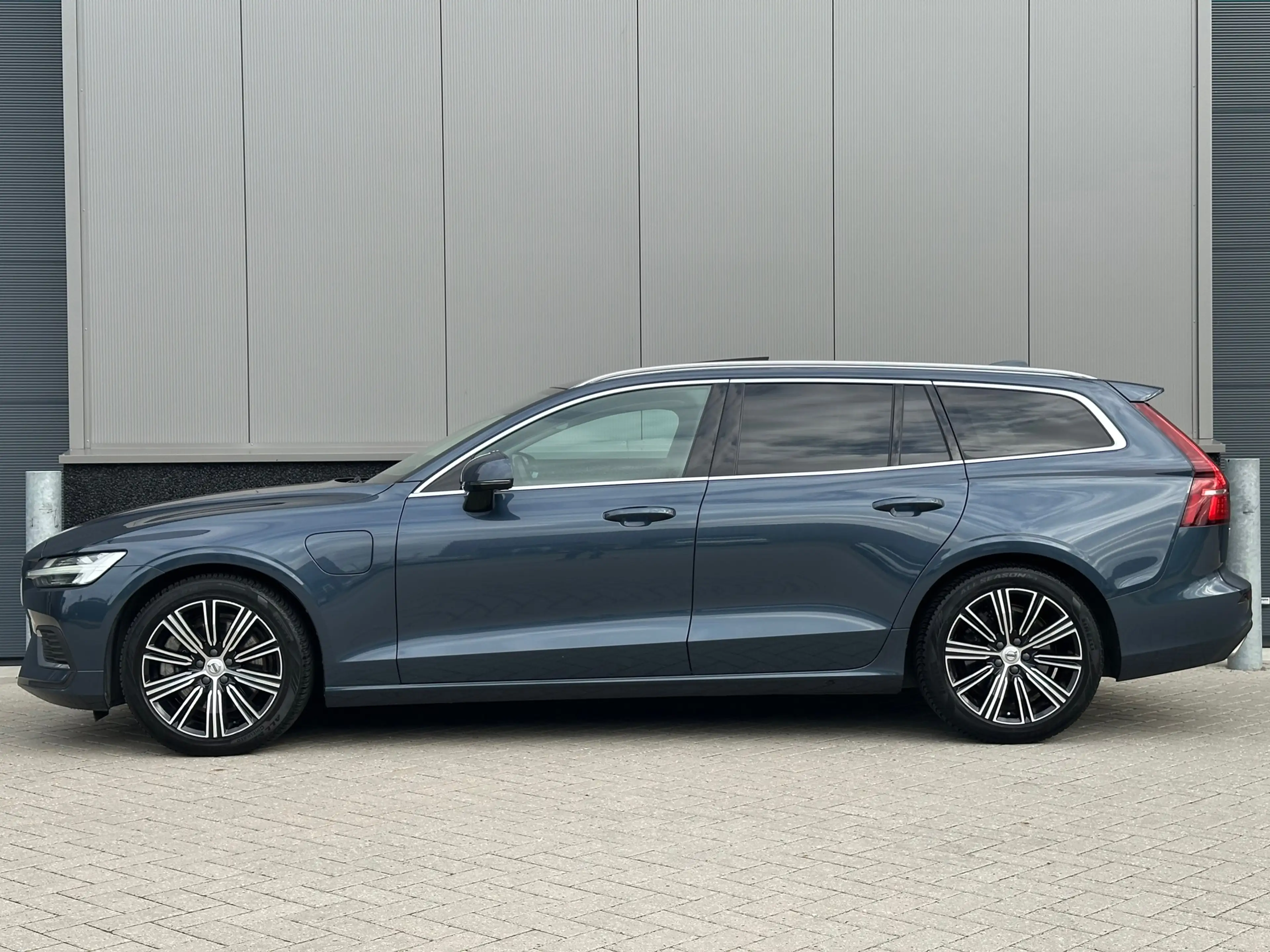 Volvo V60 2.0 T8 Twin Engine AWD Inscription Leer Pano Memor — photo 7