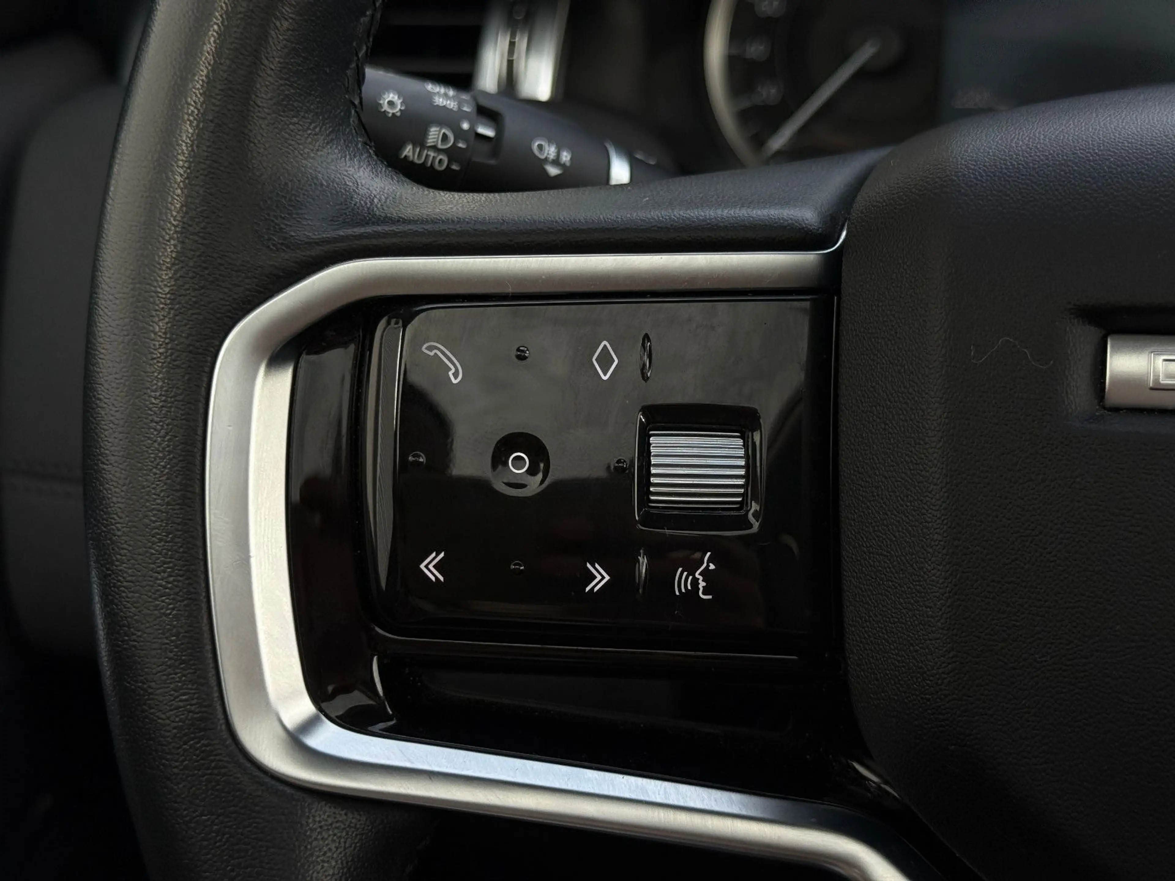 Land Rover Discovery Sport S AWD Aut ACC Navi LED Kamera — photo 12