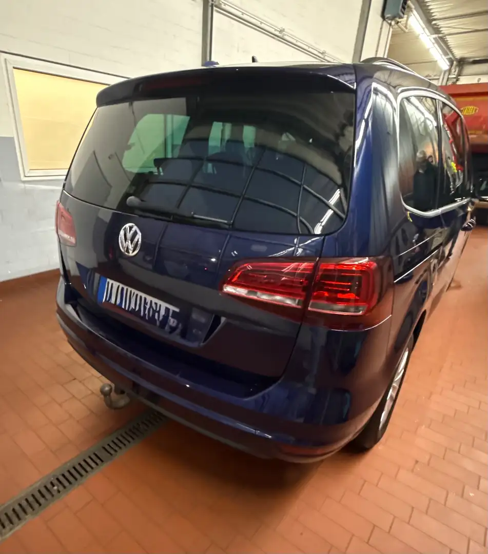 Volkswagen Sharan Comfortline 7 G- DSG + Anhängerkupplung Kék - 2