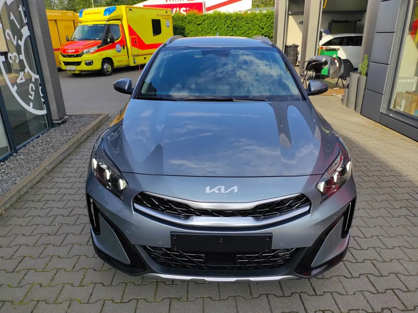 Kia XCeed TOP*LED*Navi*Shzg*PDCv+h*Cam*18Zoll* Zilver - 2