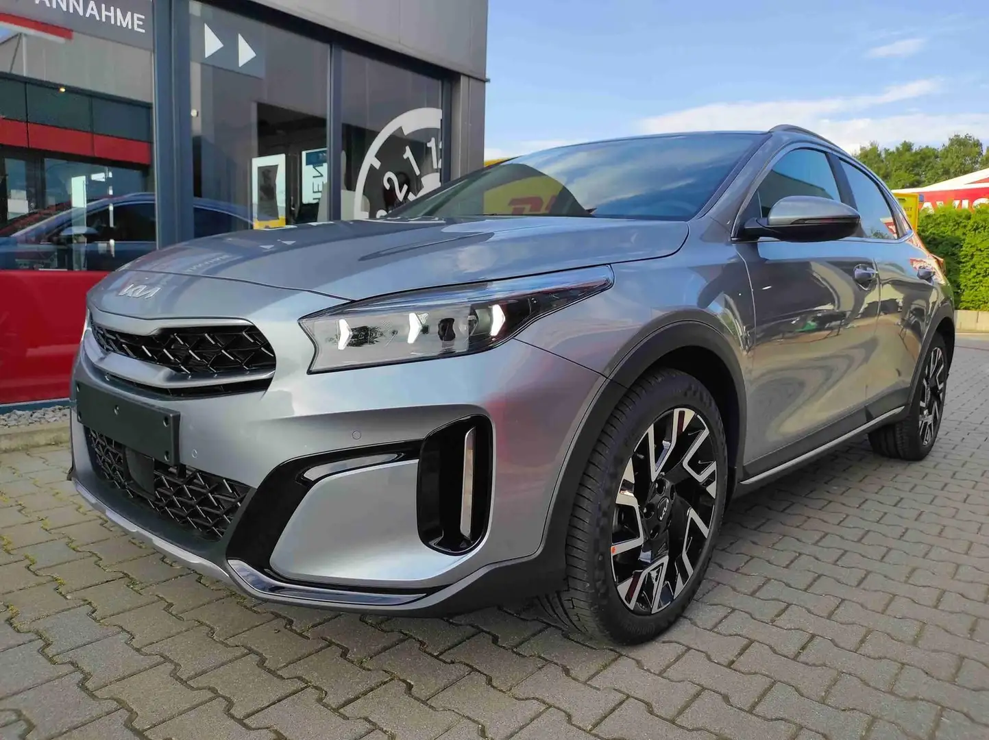 Kia XCeed TOP*LED*Navi*Shzg*PDCv+h*Cam*18Zoll* Zilver - 1