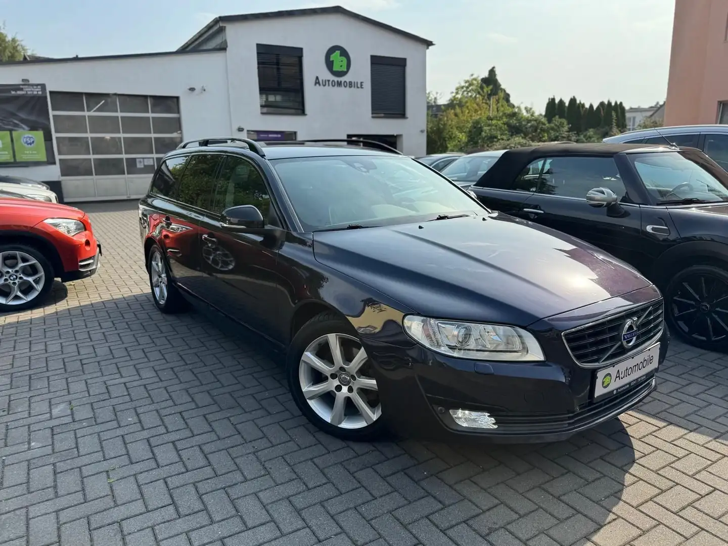 Volvo V70 Kombi Linje Svart*NAVI*KAM*Bi-XENON*SHZ*AHK Blau - 1