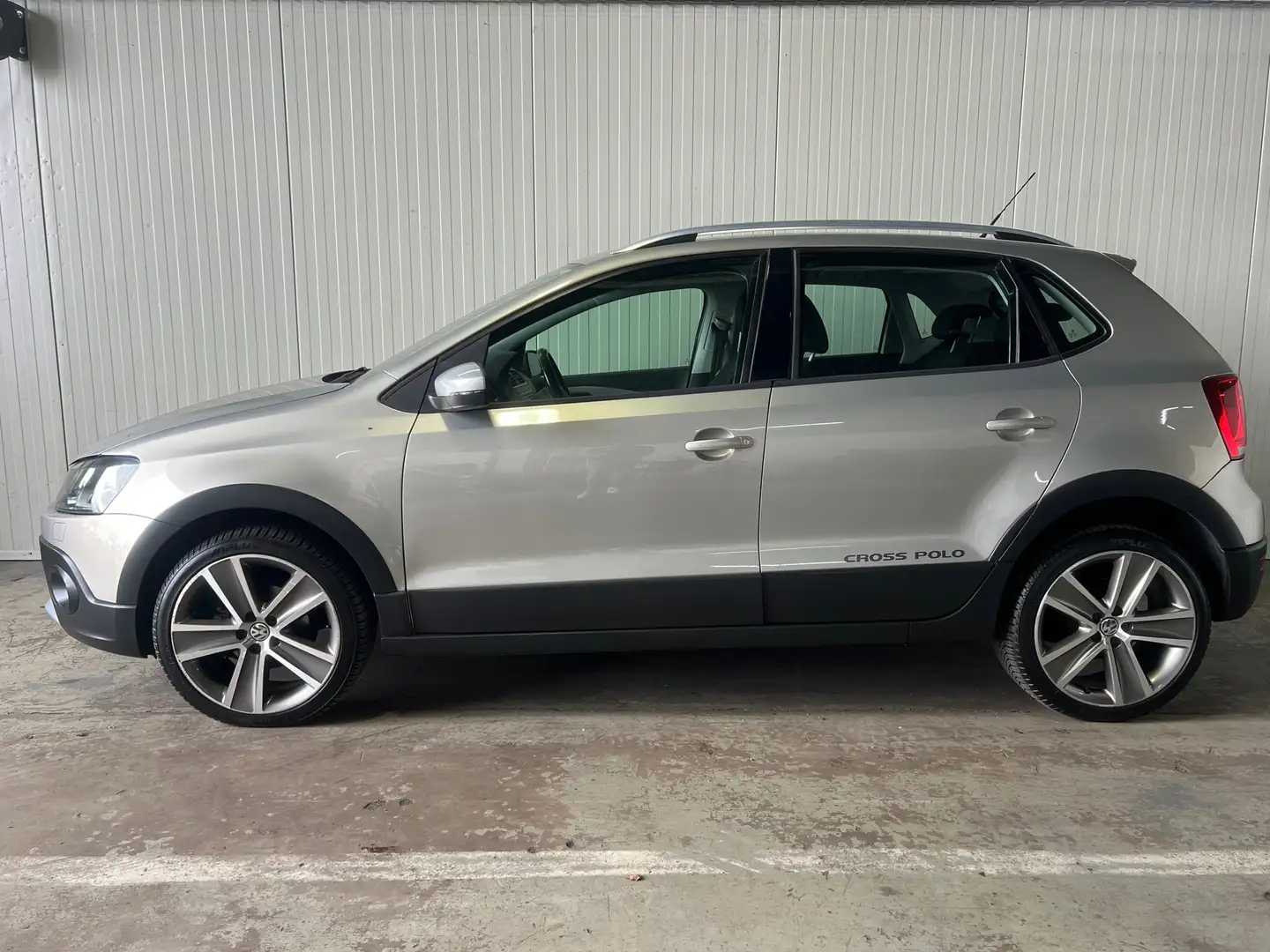 Volkswagen Polo Cross 1.2-12V Polo Trendline Geel - 2
