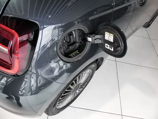 Fiat 500e view 13