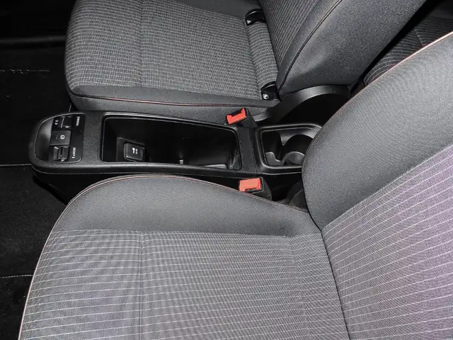 Fiat 500e view 7