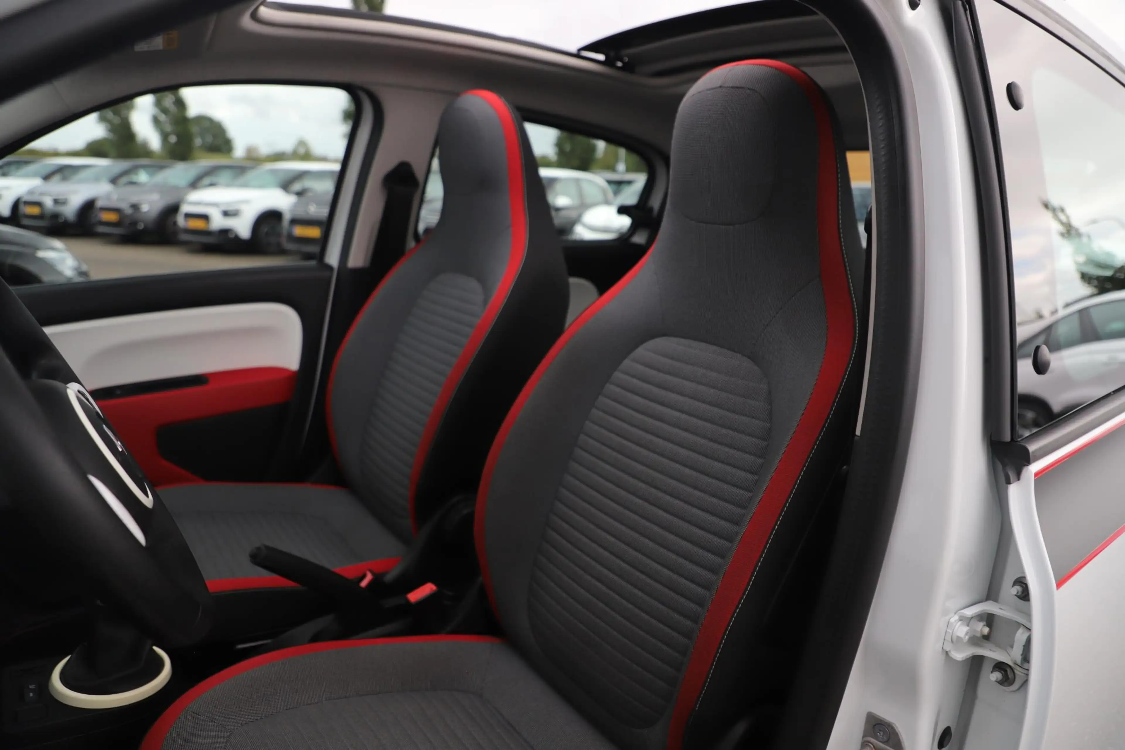 Renault Twingo 1.0 SCe Collection Schuifdak Radio Bluetooth — photo 7