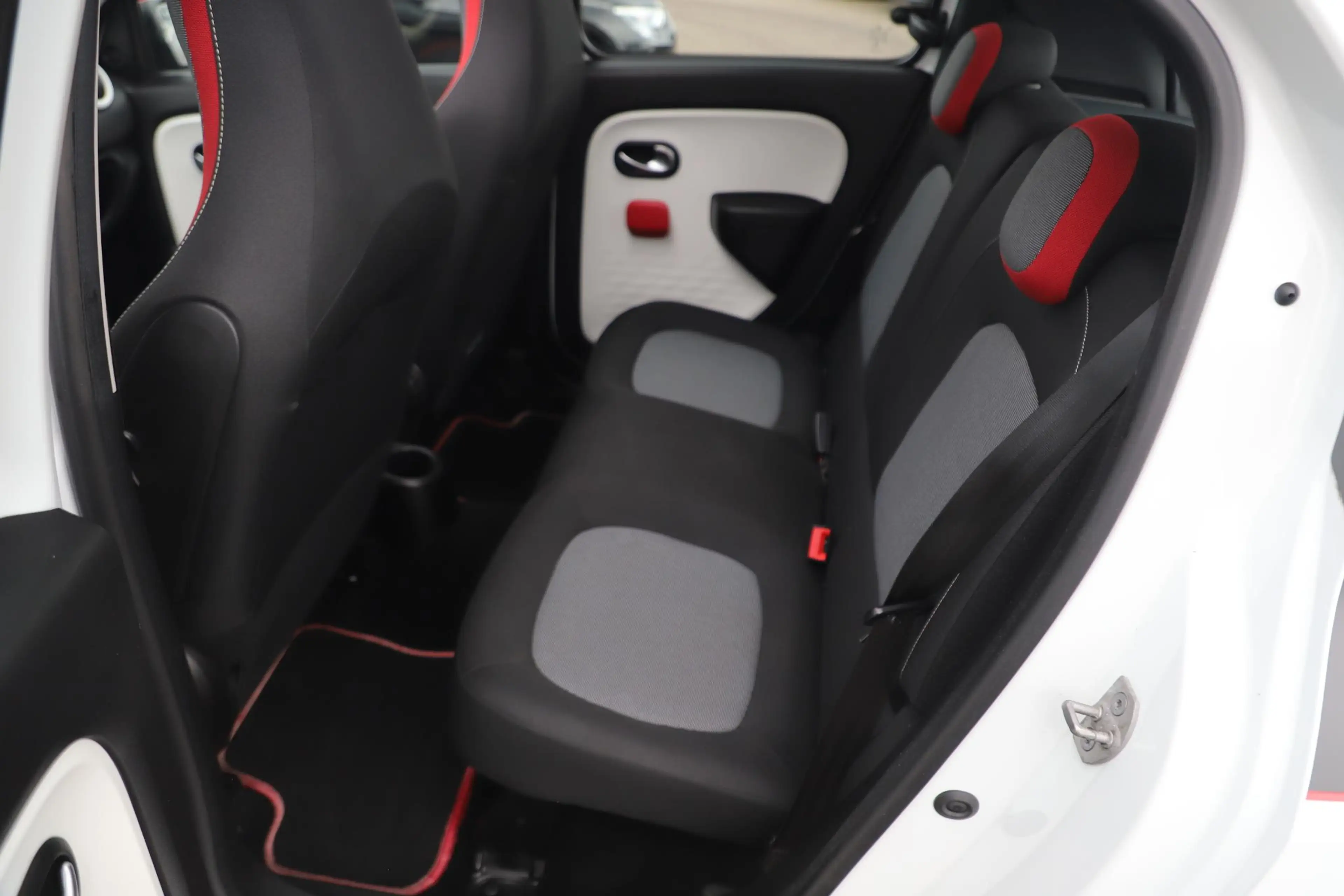 Renault Twingo 1.0 SCe Collection Schuifdak Radio Bluetooth — photo 8