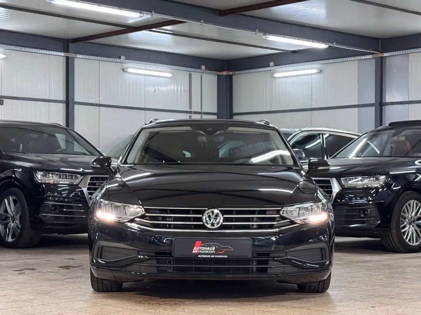 Volkswagen Passat Variant DSG BUSINESS ACC*LED*MSGE*AHK*KAM Schwarz - 2