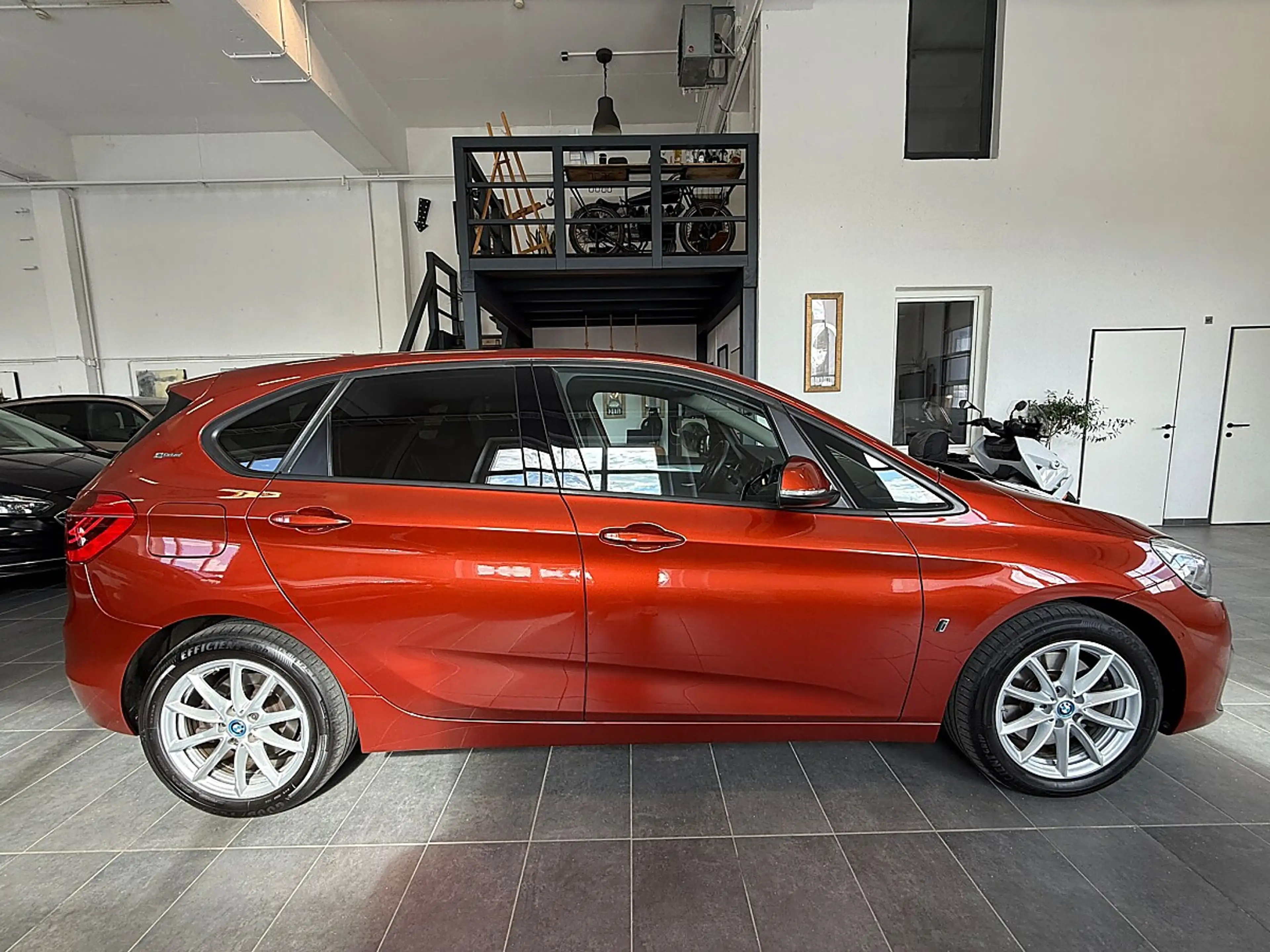 BMW 225 xe PHEV iPerf. Active Tourer, HUD/Sportsitze/Ko... — photo 4