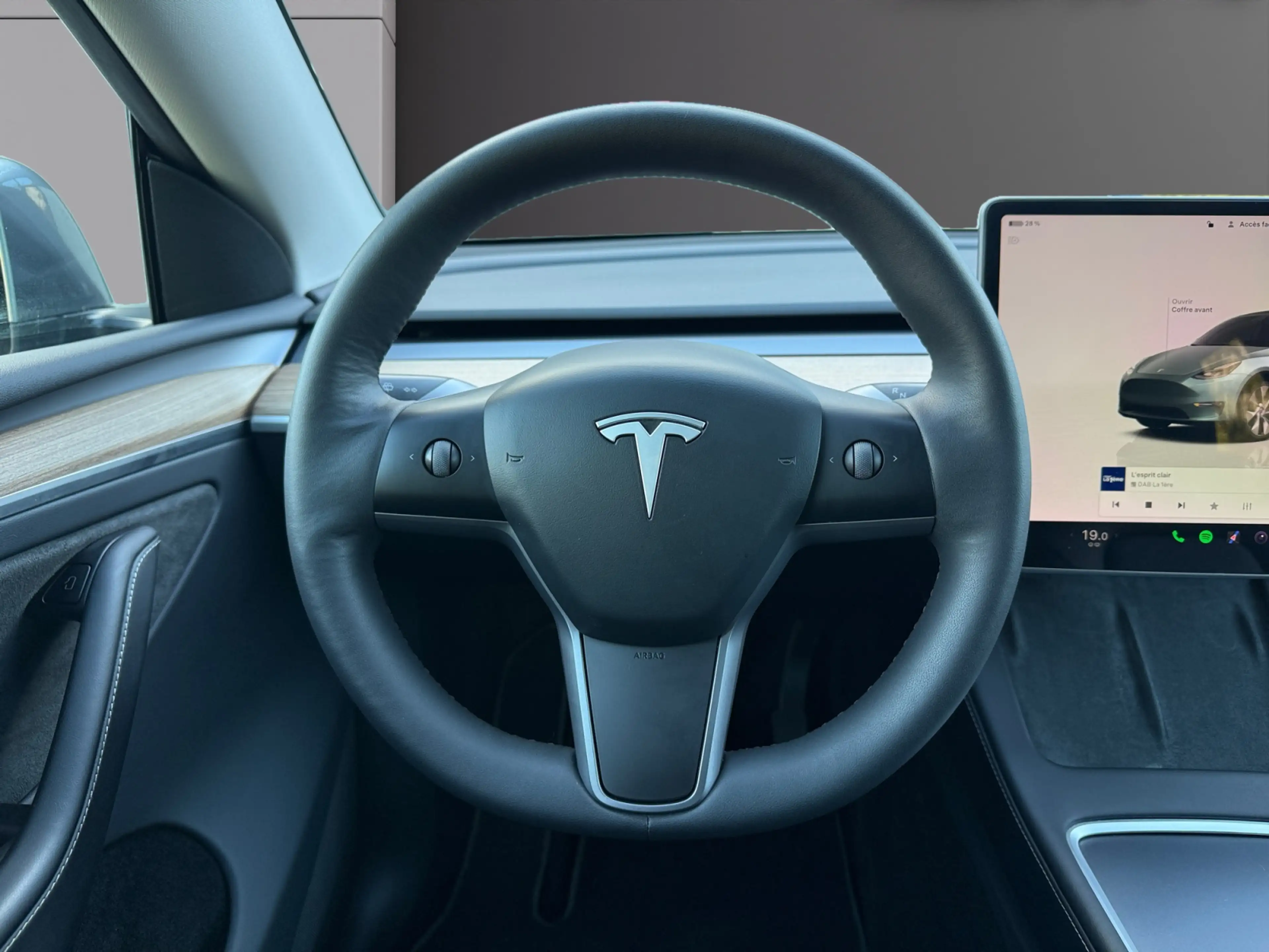 Tesla Model Y Model Y Dual Maximale Reichweite Dual AWD — photo 13
