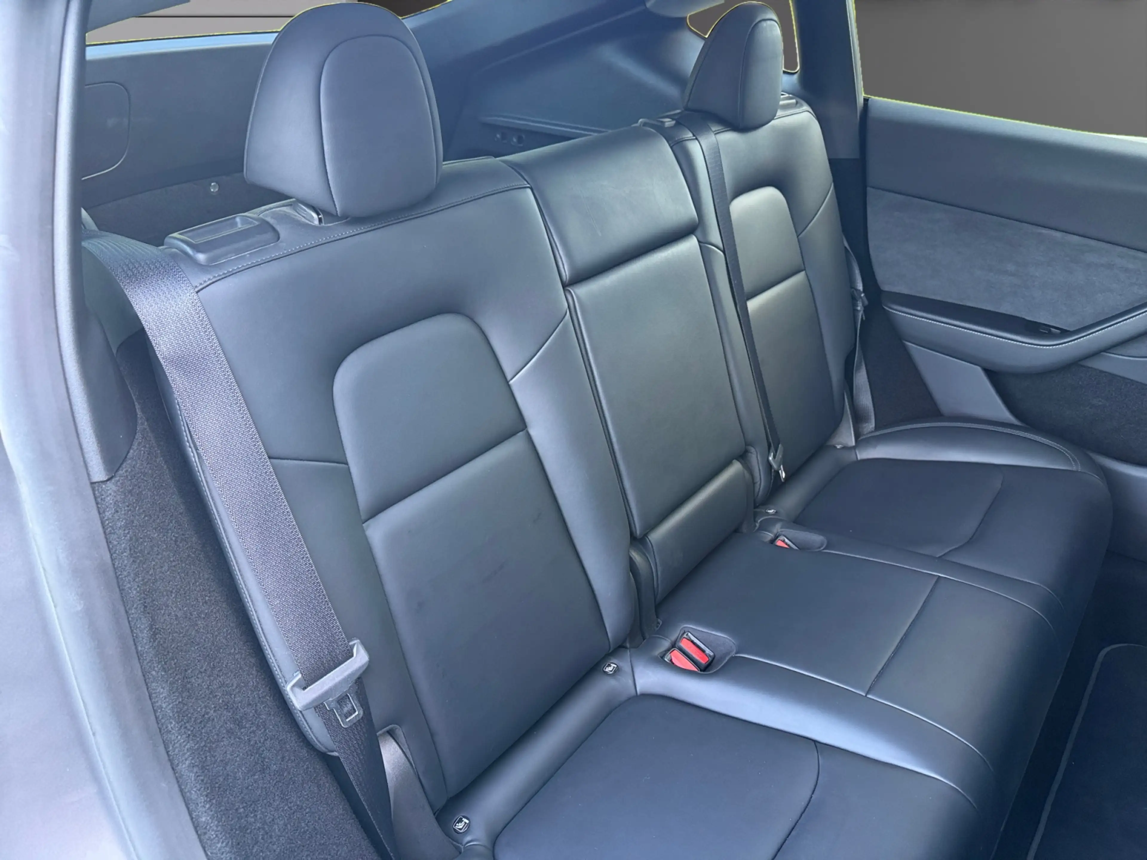 Tesla Model Y Model Y Dual Maximale Reichweite Dual AWD — photo 11