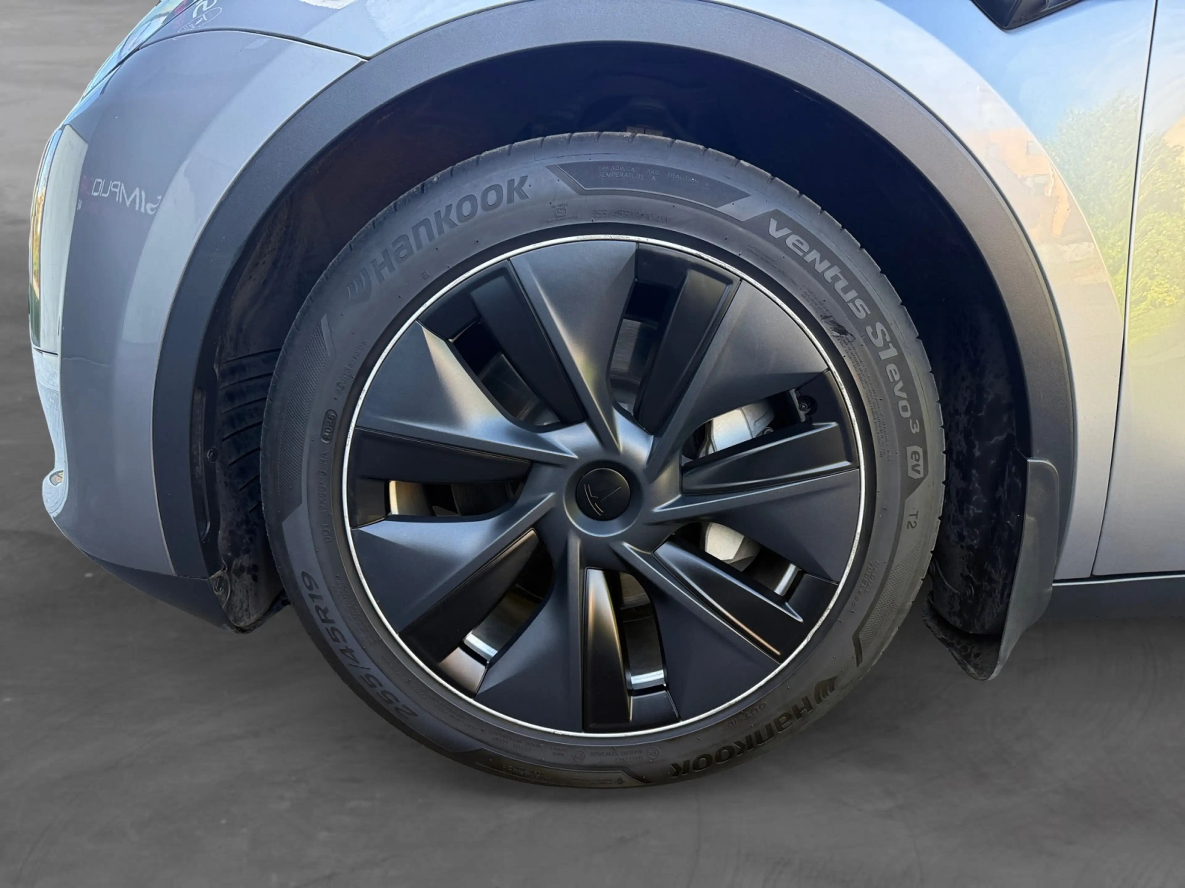 Tesla Model Y Model Y Dual Maximale Reichweite Dual AWD — photo 15
