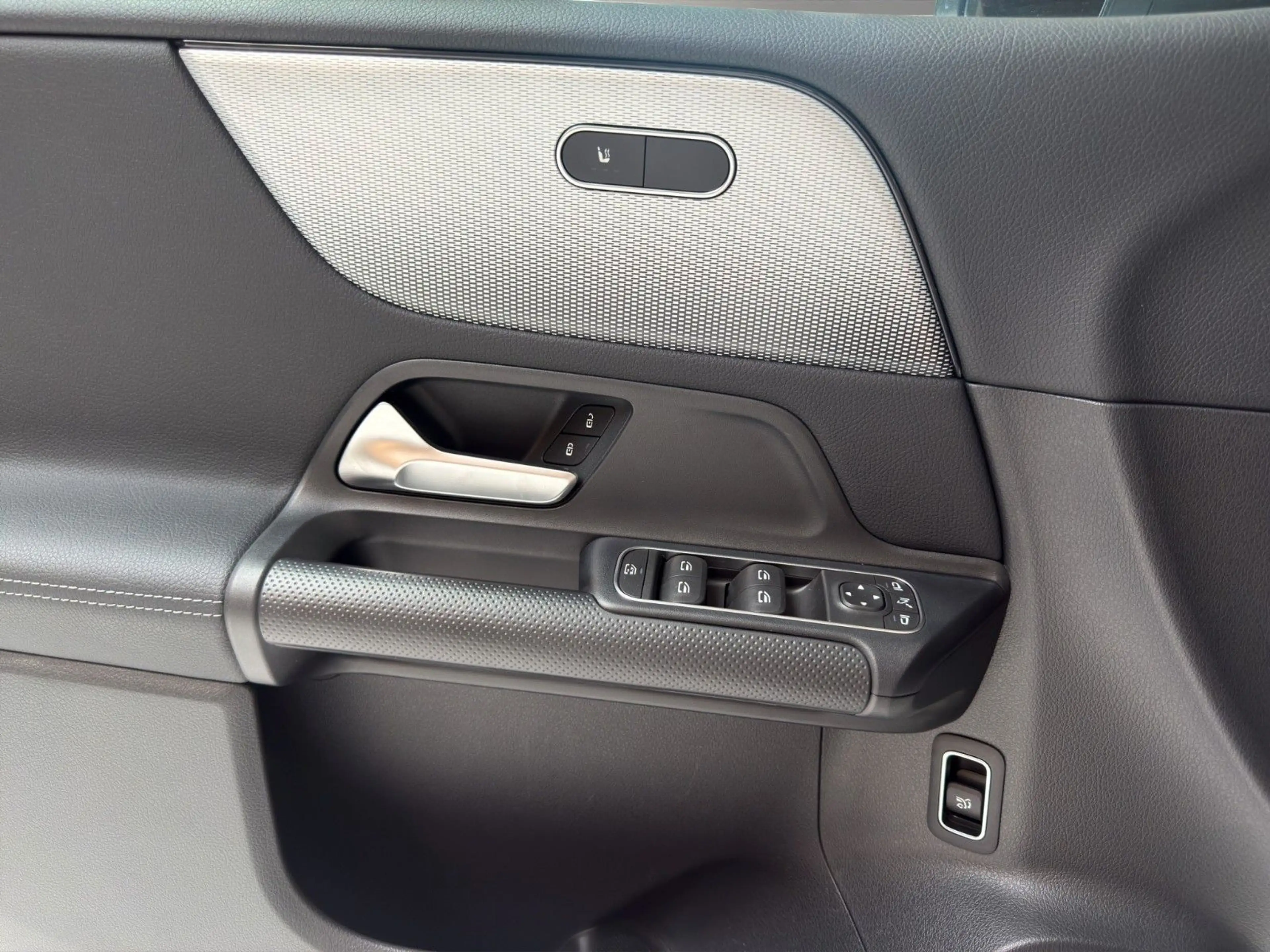 Mercedes-Benz B 180 /RFK/PDC/KLIMA/NAVI/UVM.. — photo 9
