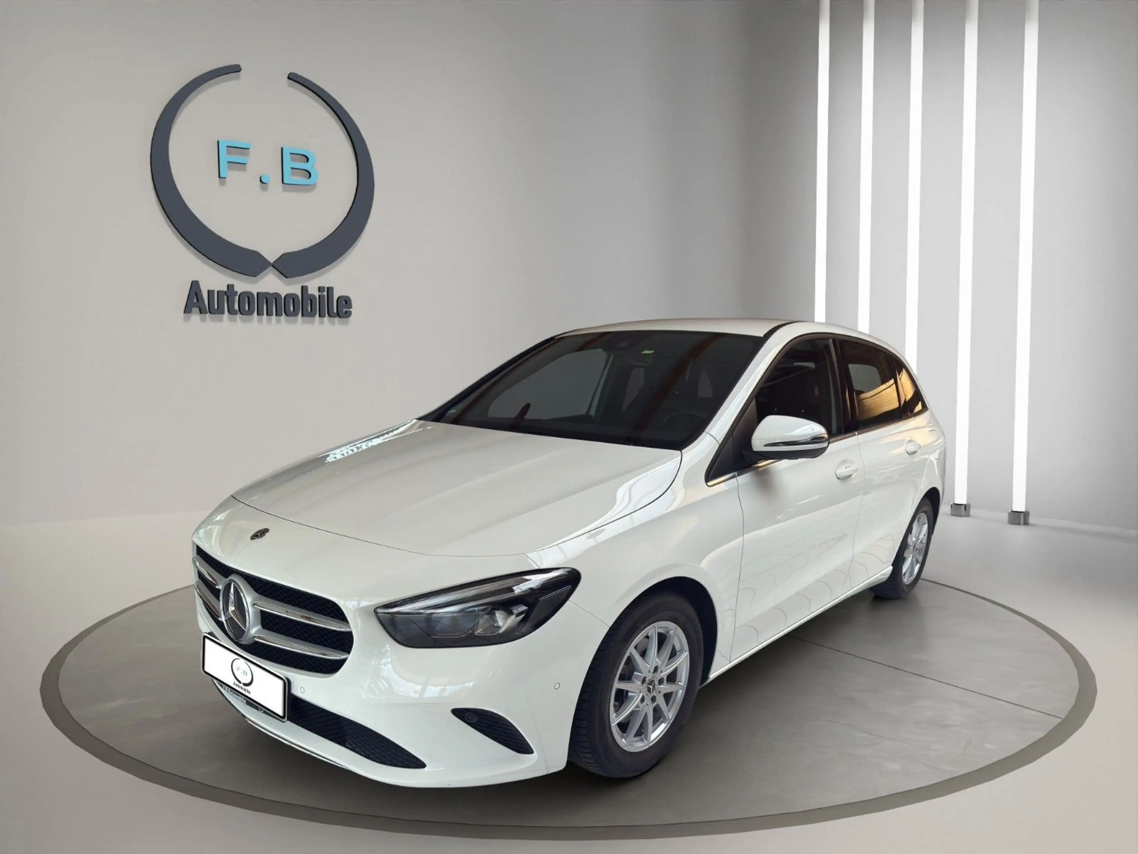 Mercedes-Benz B 180 /RFK/PDC/KLIMA/NAVI/UVM.. — photo 2