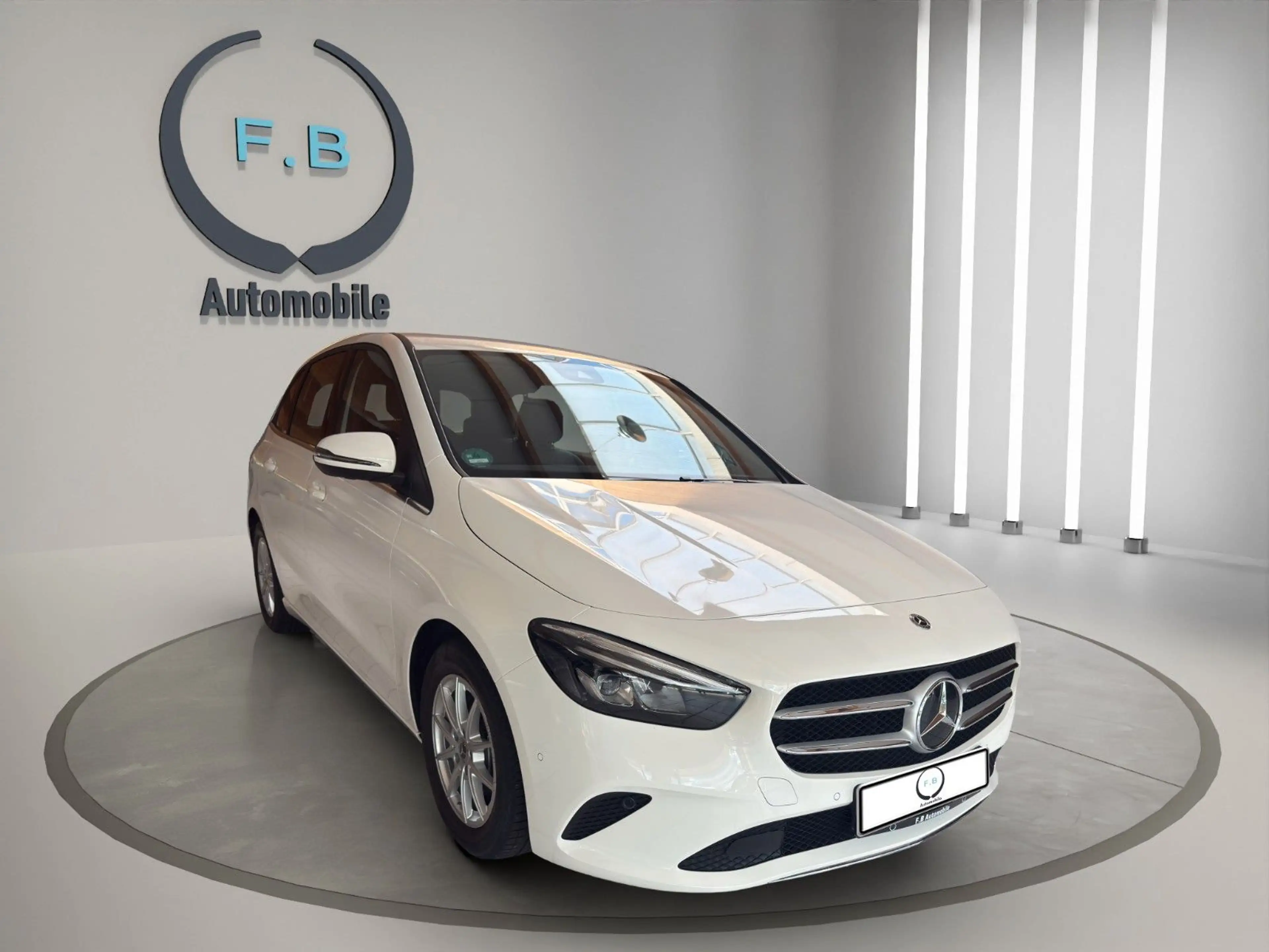 Mercedes-Benz B 180 /RFK/PDC/KLIMA/NAVI/UVM..