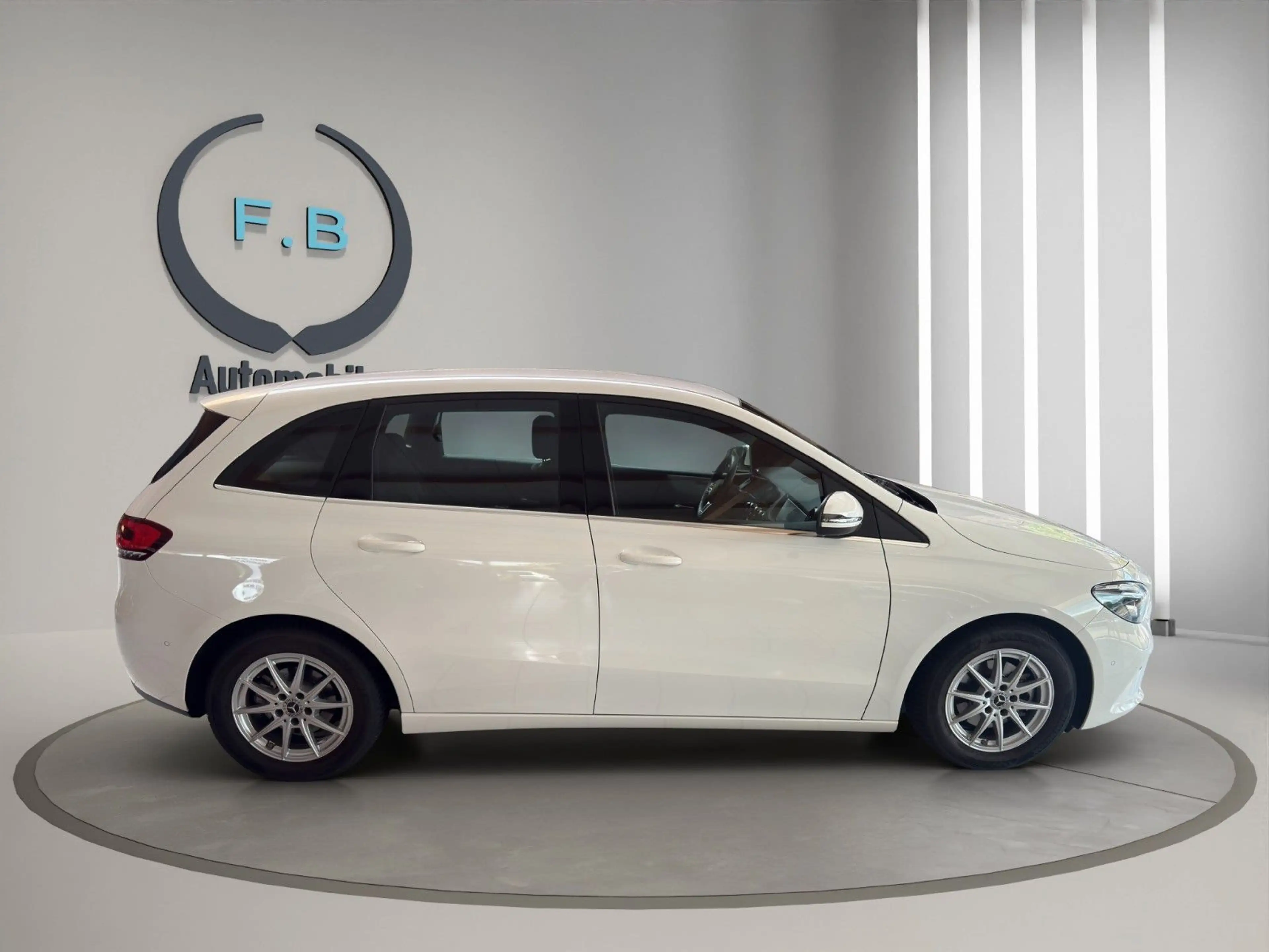 Mercedes-Benz B 180 /RFK/PDC/KLIMA/NAVI/UVM.. — photo 8