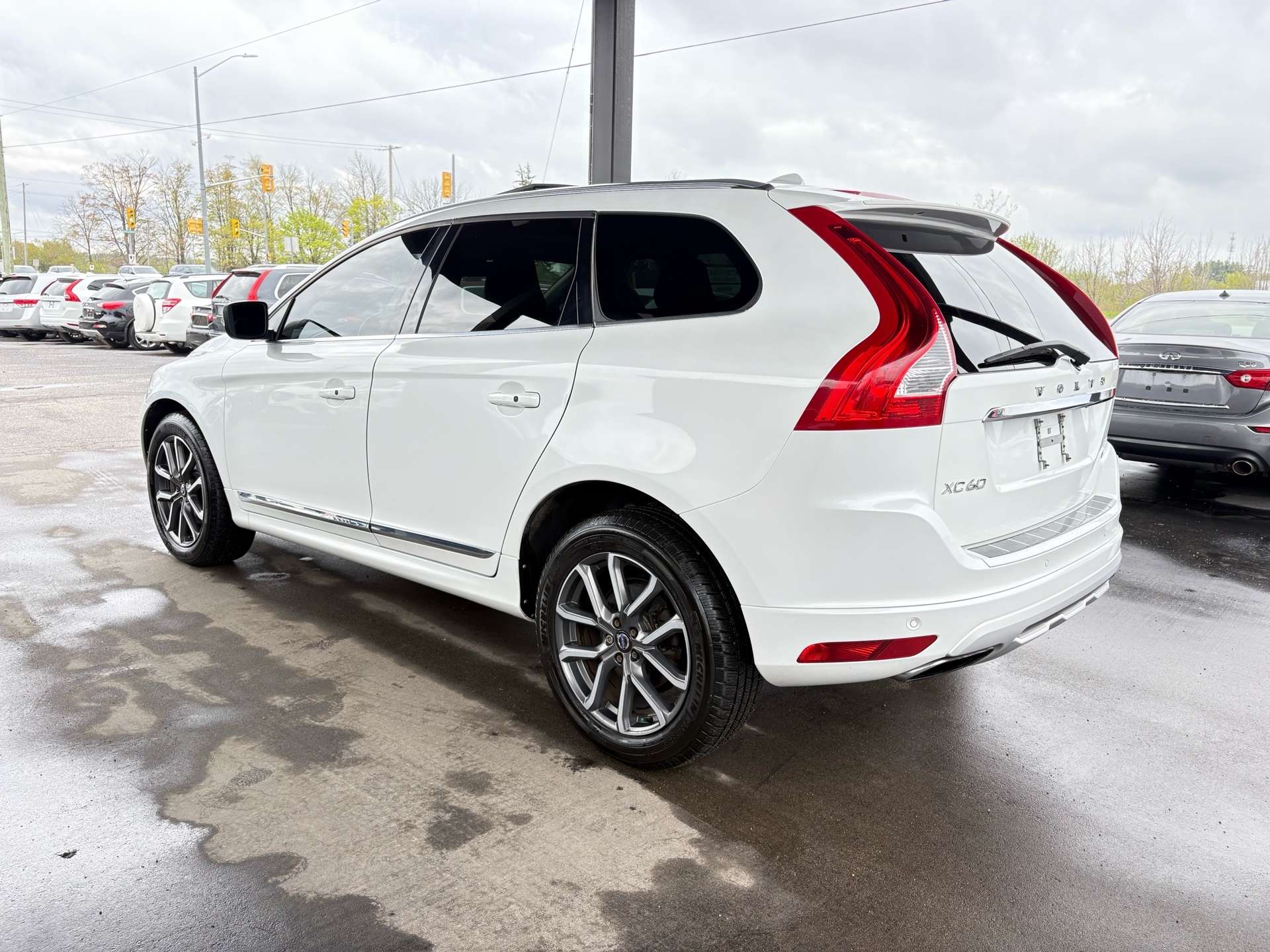 2016 Volvo XC60 AWD T5 I 1 OWNER I ACCIDENT FREE I CERTIFIED thumb 6