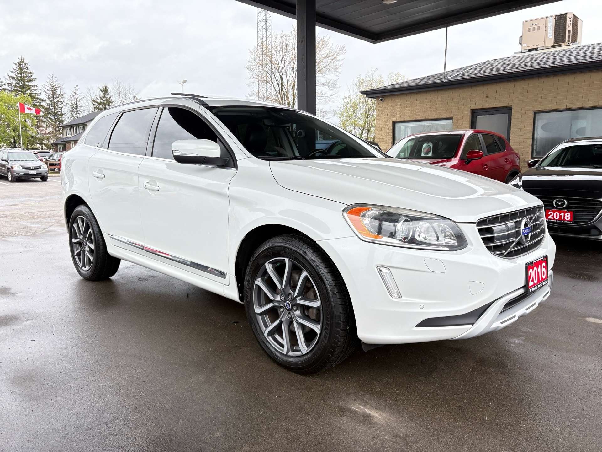 2016 Volvo XC60 AWD T5 I 1 OWNER I ACCIDENT FREE I CERTIFIED alt 2
