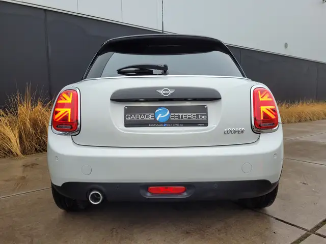 Mini Cooper Cooper view 4