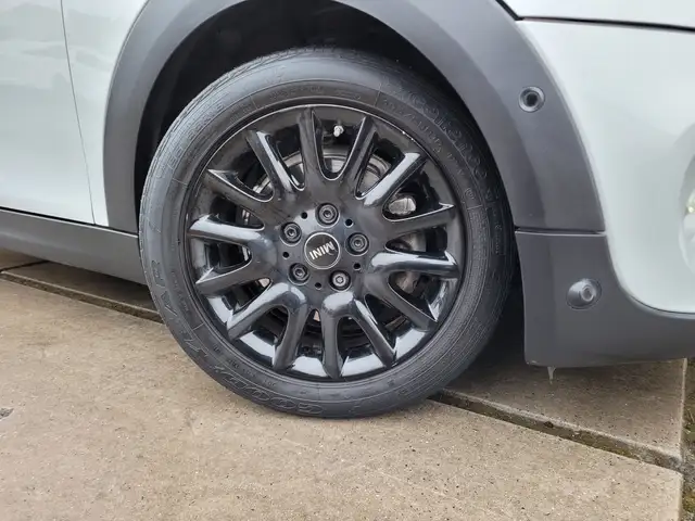 Mini Cooper Cooper view 8