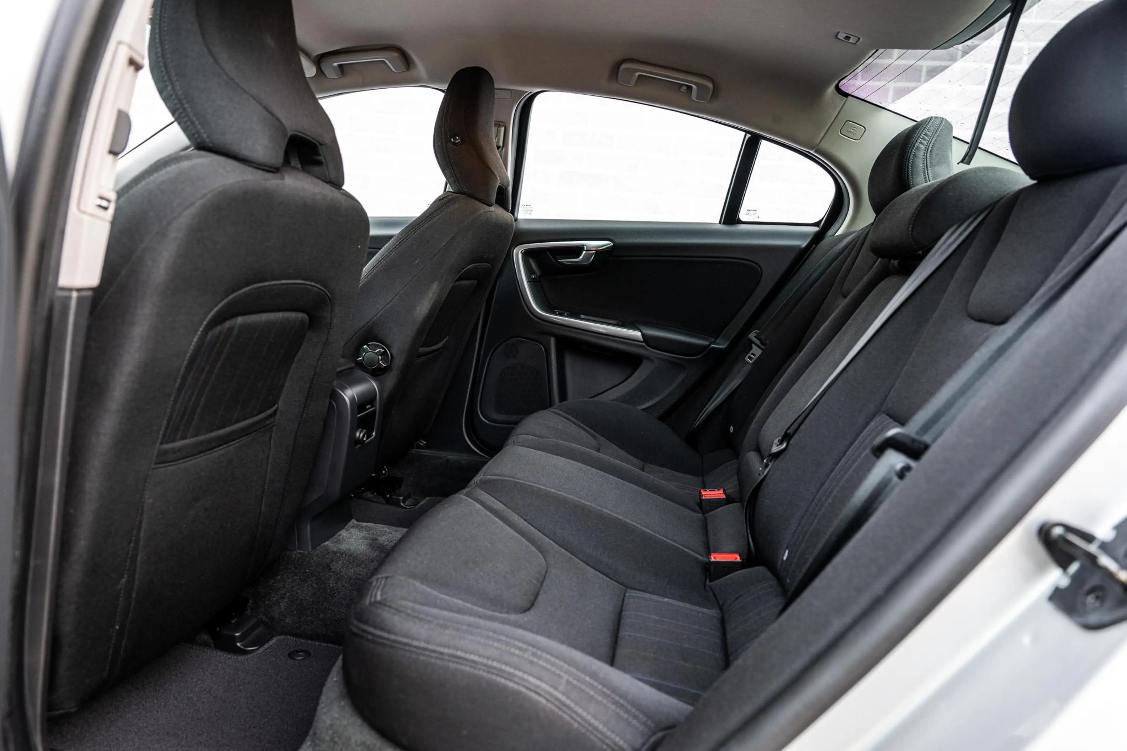 Volvo S60 1.6 T3 Kinetic | Trekhaak | RTI Navigatie | High P — photo 7