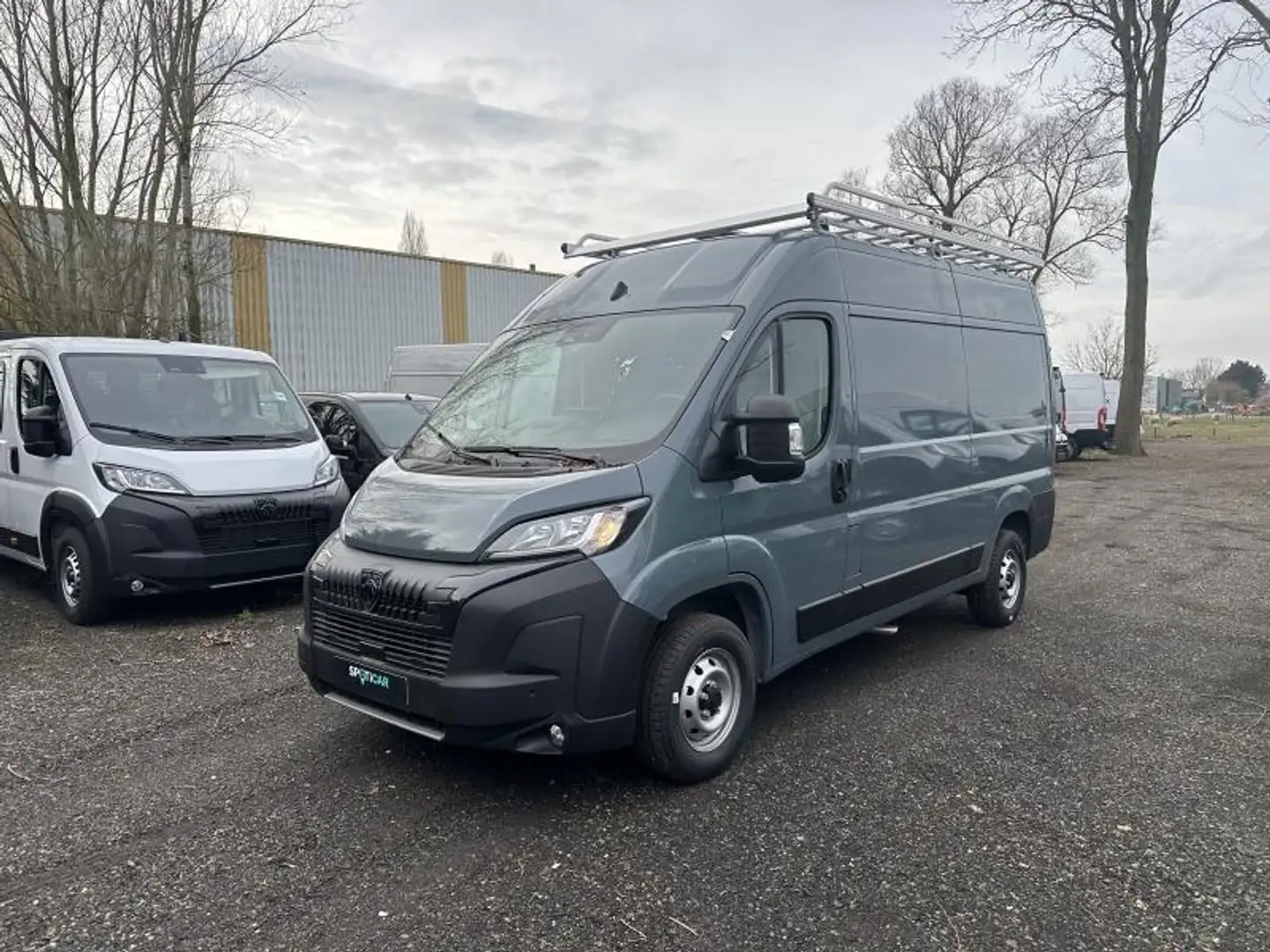 Peugeot Boxer 335 L2H2 2.2 BLUEHDI 140 PK Gris - 1