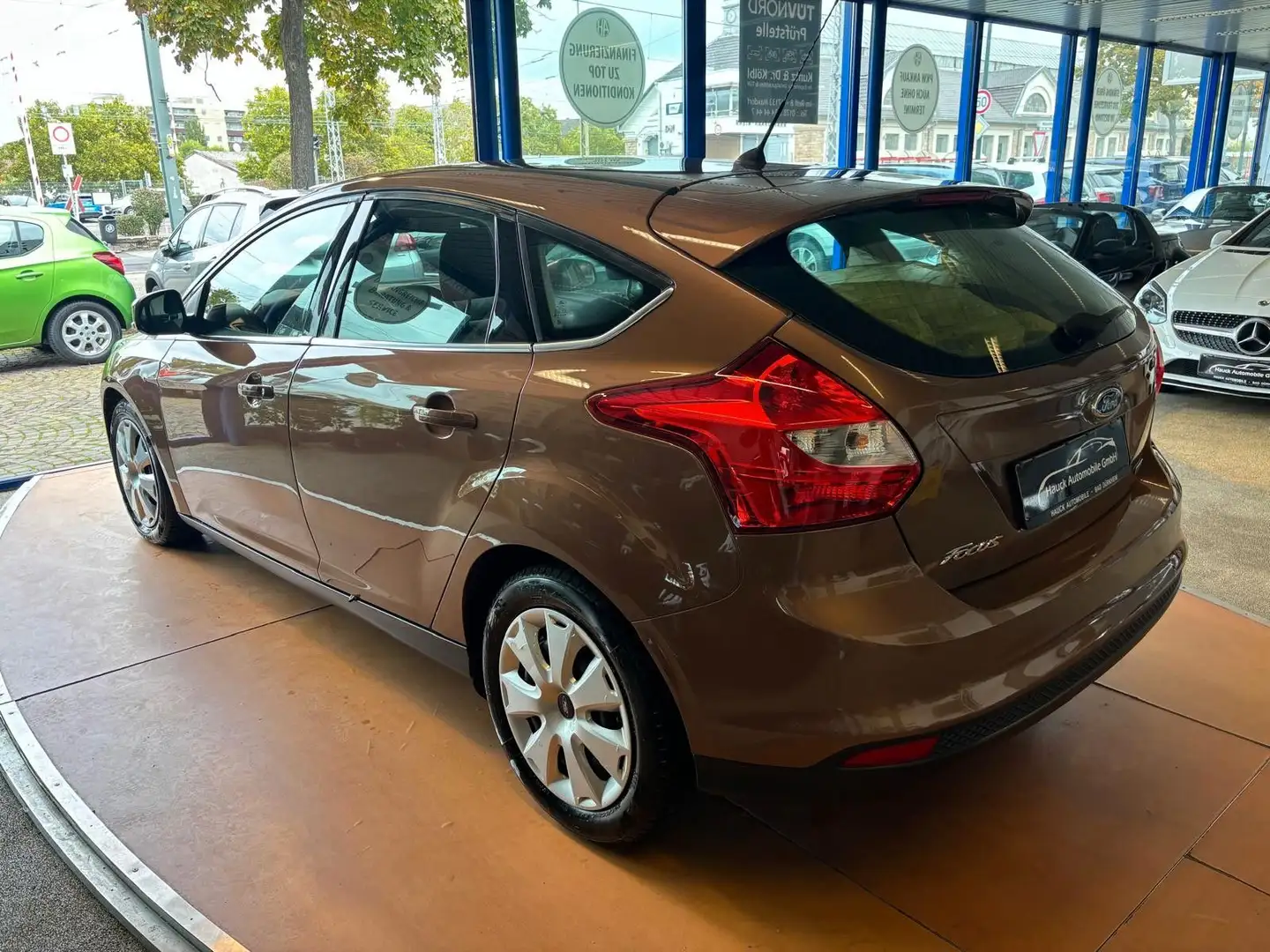 Ford Focus Lim. Champions Edition /96TKM/SHZ/SH/Klima Braun - 2
