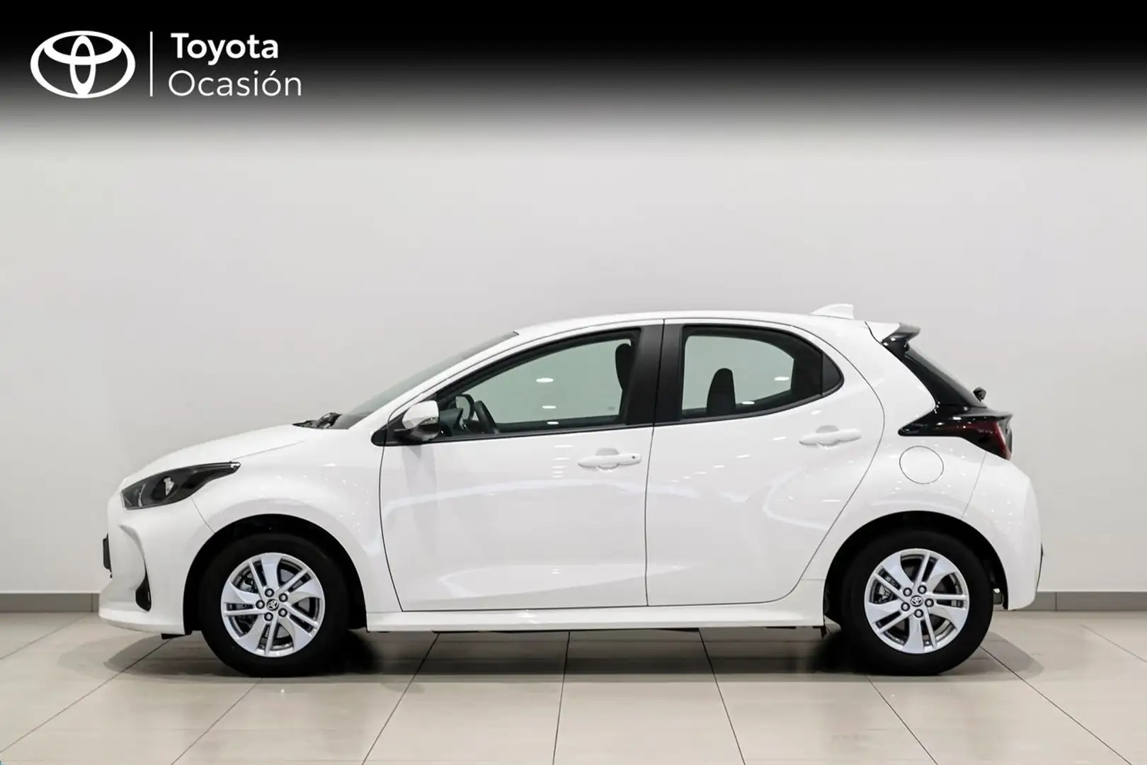 Toyota Yaris 120H BUSINESS PLUS Blanco - 2