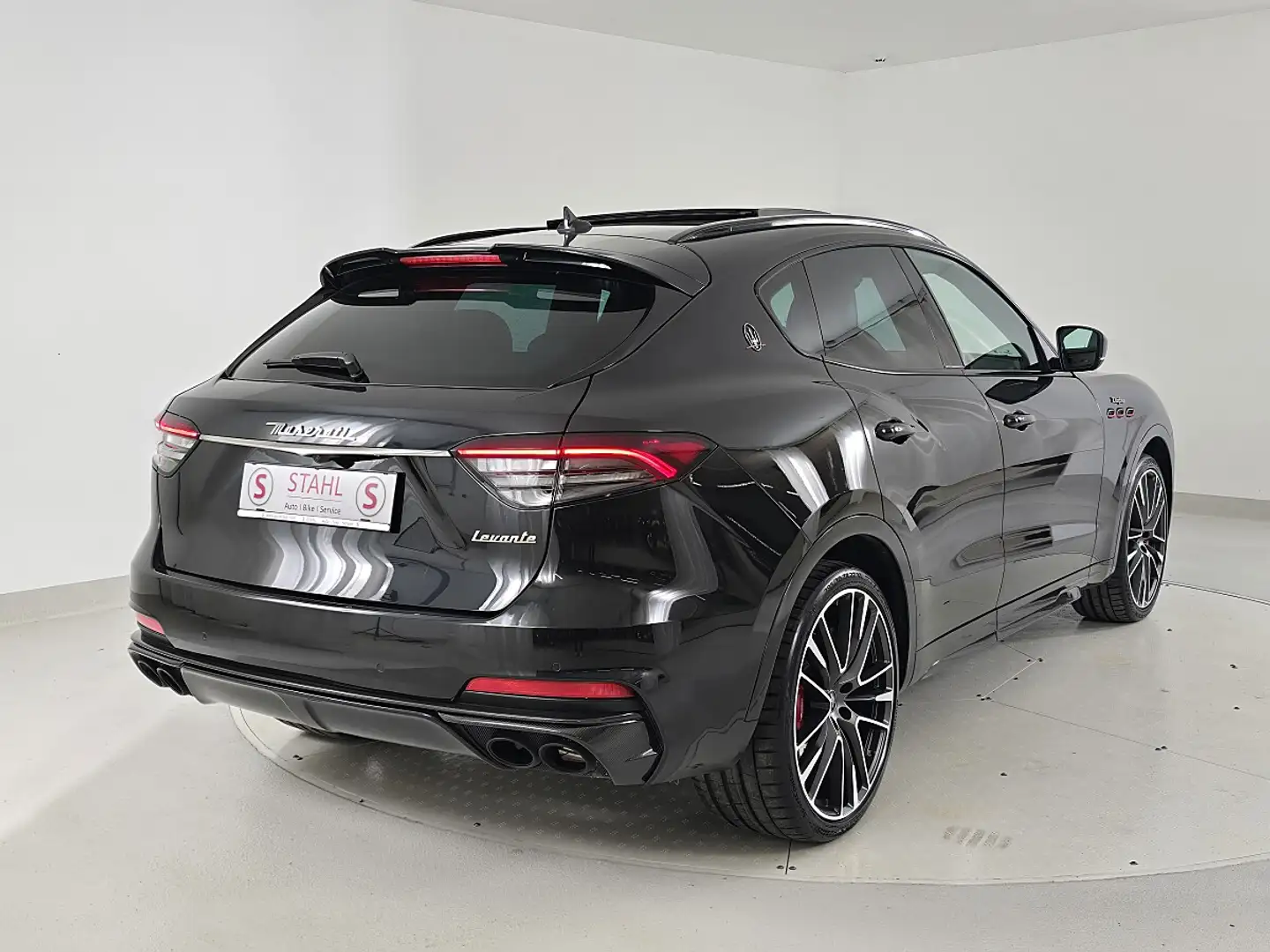 Maserati Levante Trofeo Q4 Schwarz - 2