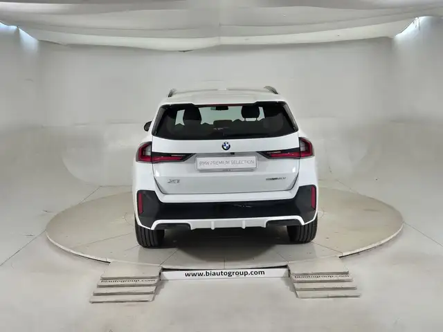 BMW X1 view 3