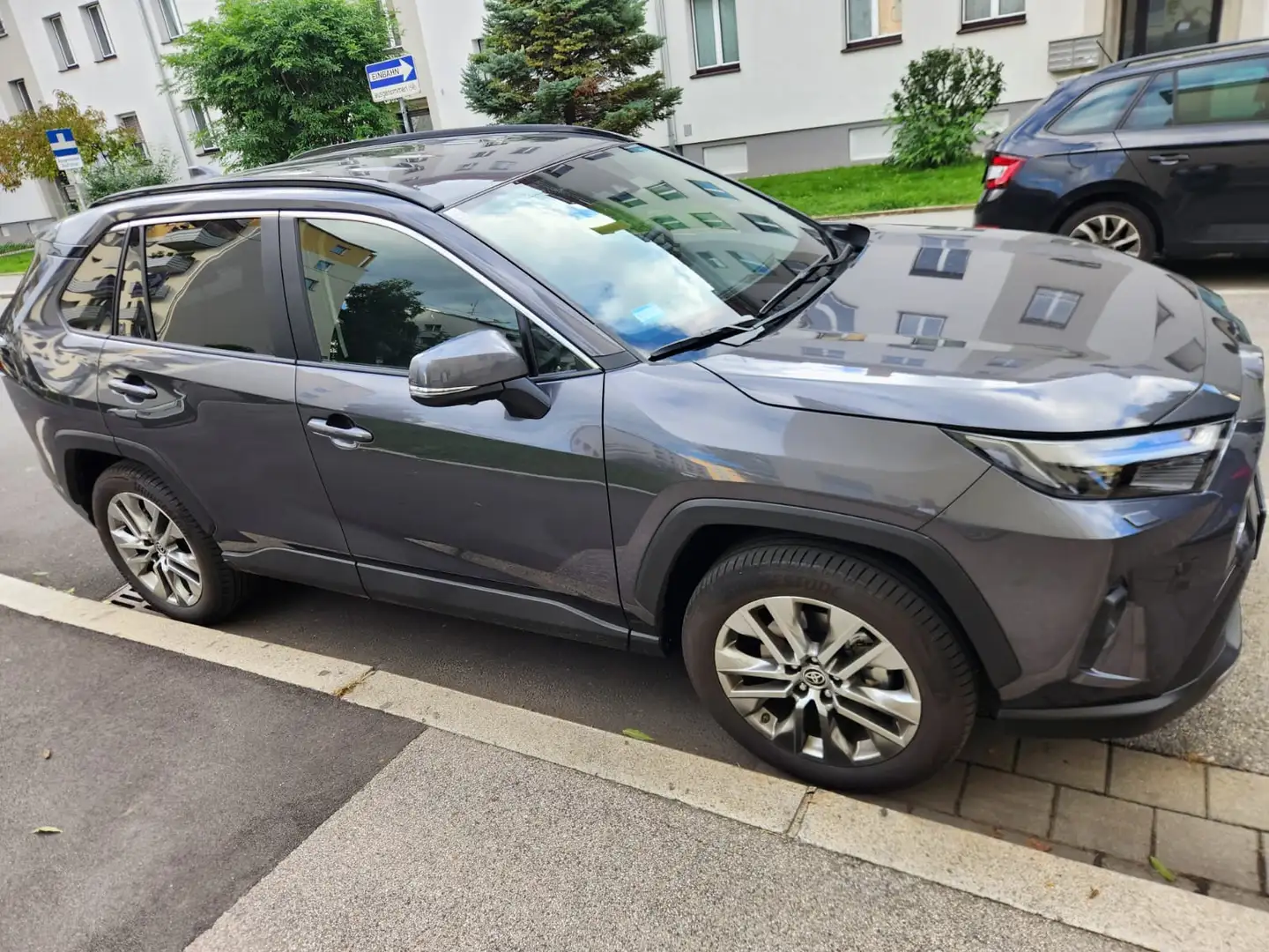 Toyota RAV 4 RAV4 2,5 Hybrid VIP 2WD Aut. VIP Grau - 1