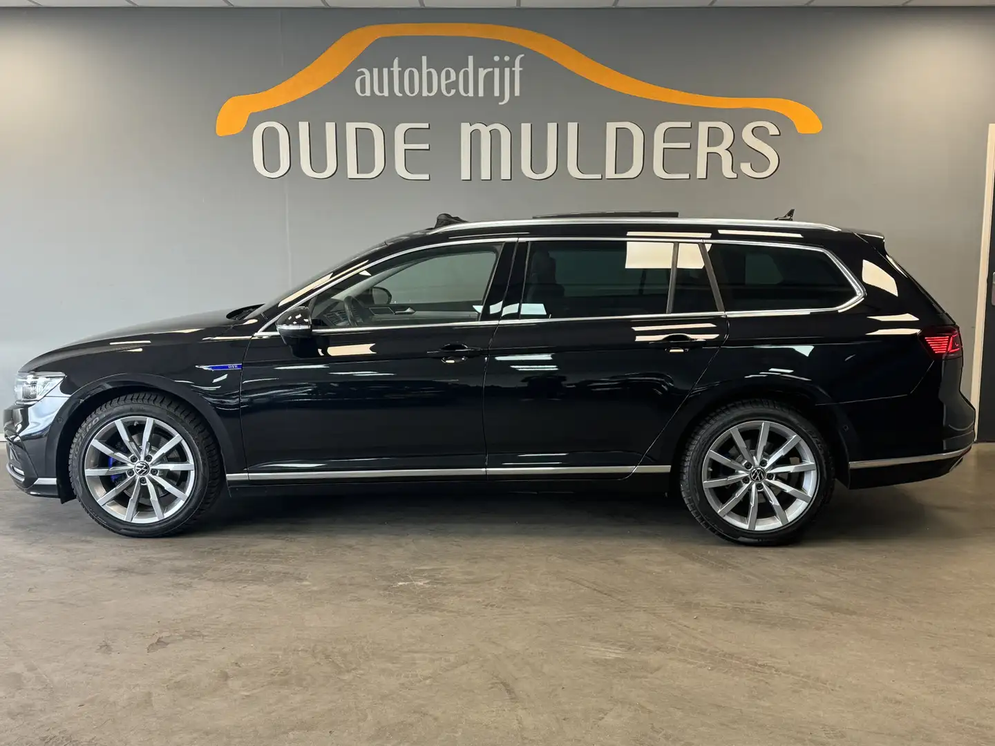 Volkswagen Passat Variant 1.4 TSI PHEV GTE Business 360 Camera/Leder/Panoram Zwart - 2