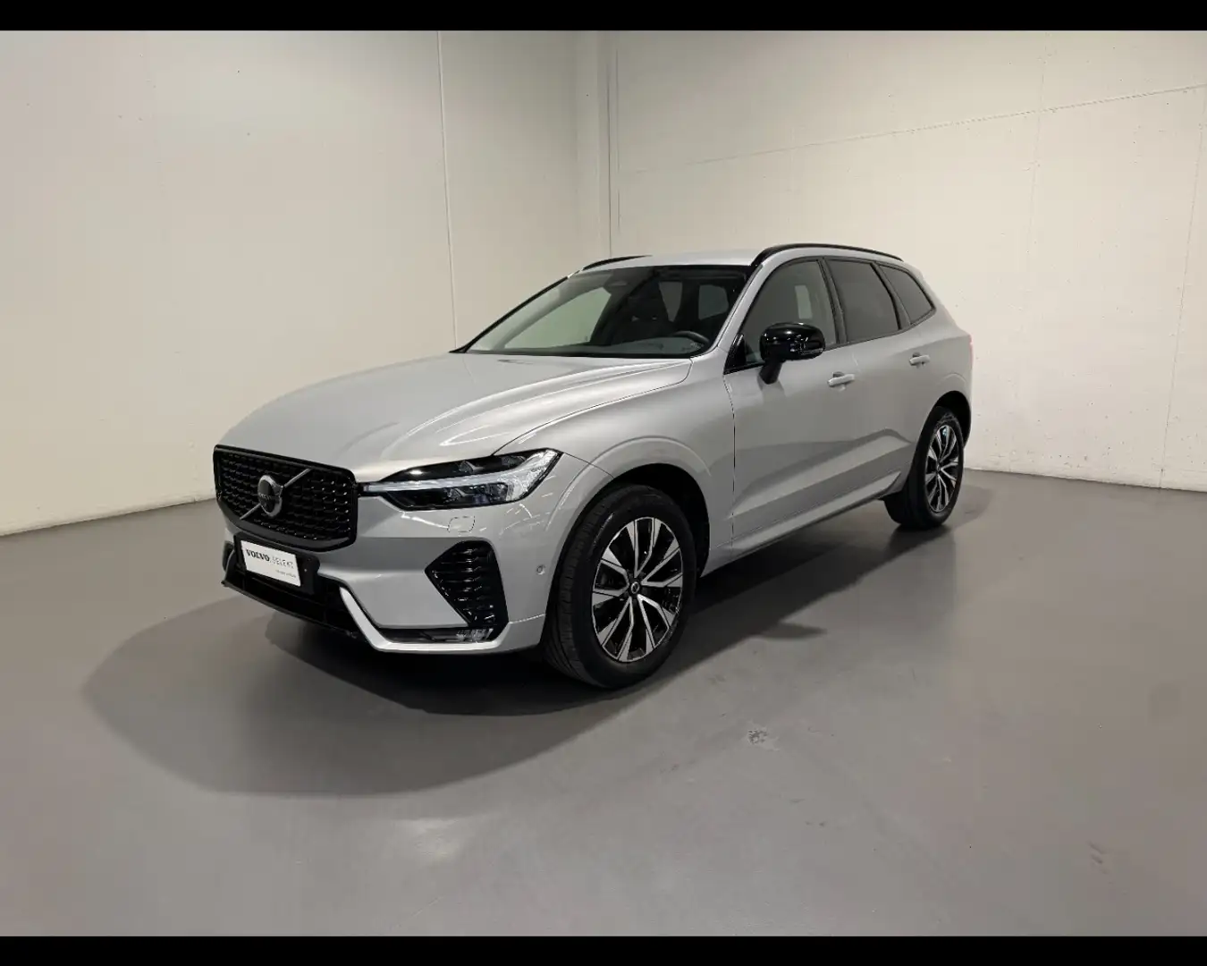 Volvo XC60 B4 DIESEL PLUS DARK AUTO Argento - 1