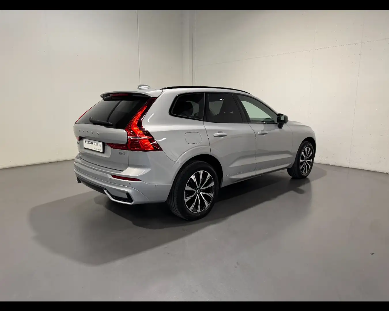 Volvo XC60 B4 DIESEL PLUS DARK AUTO Argento - 2